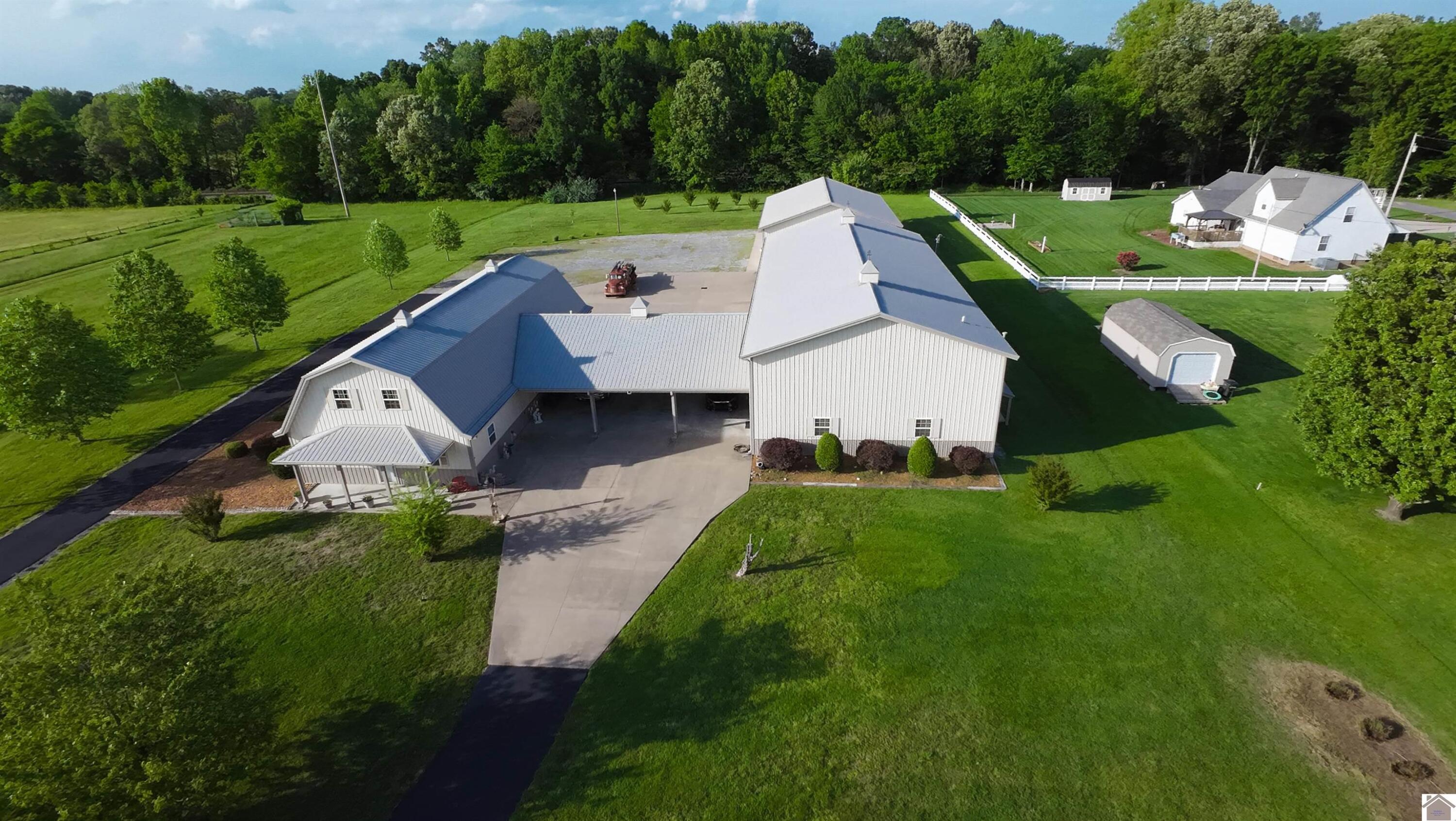 1040 Lone Valley Road Property Photo 2