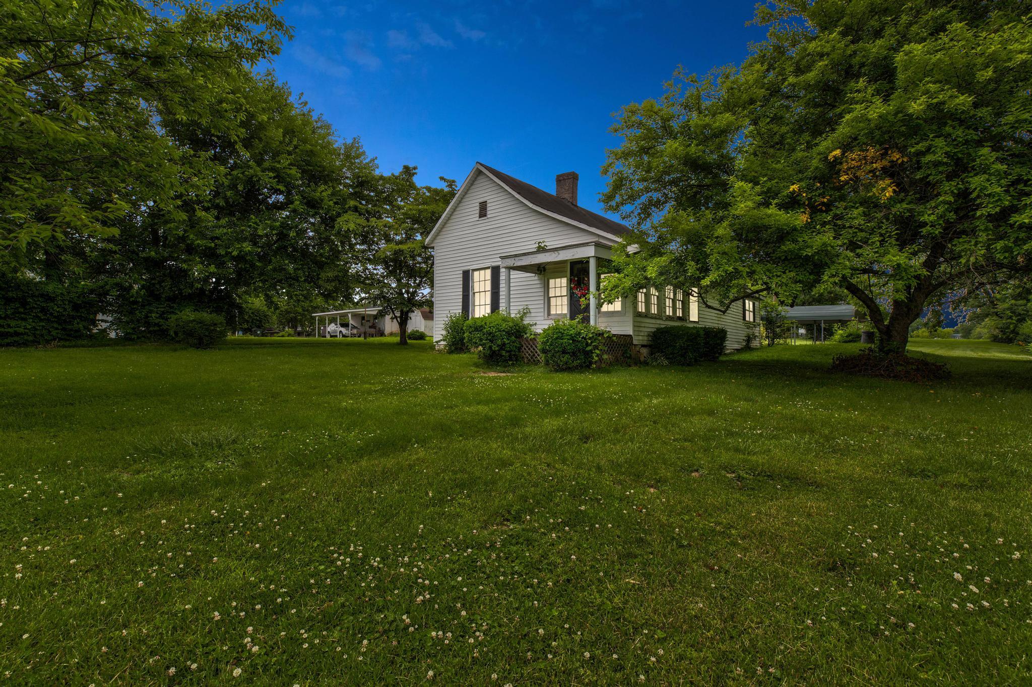 675 Winchester Road Property Photo 3