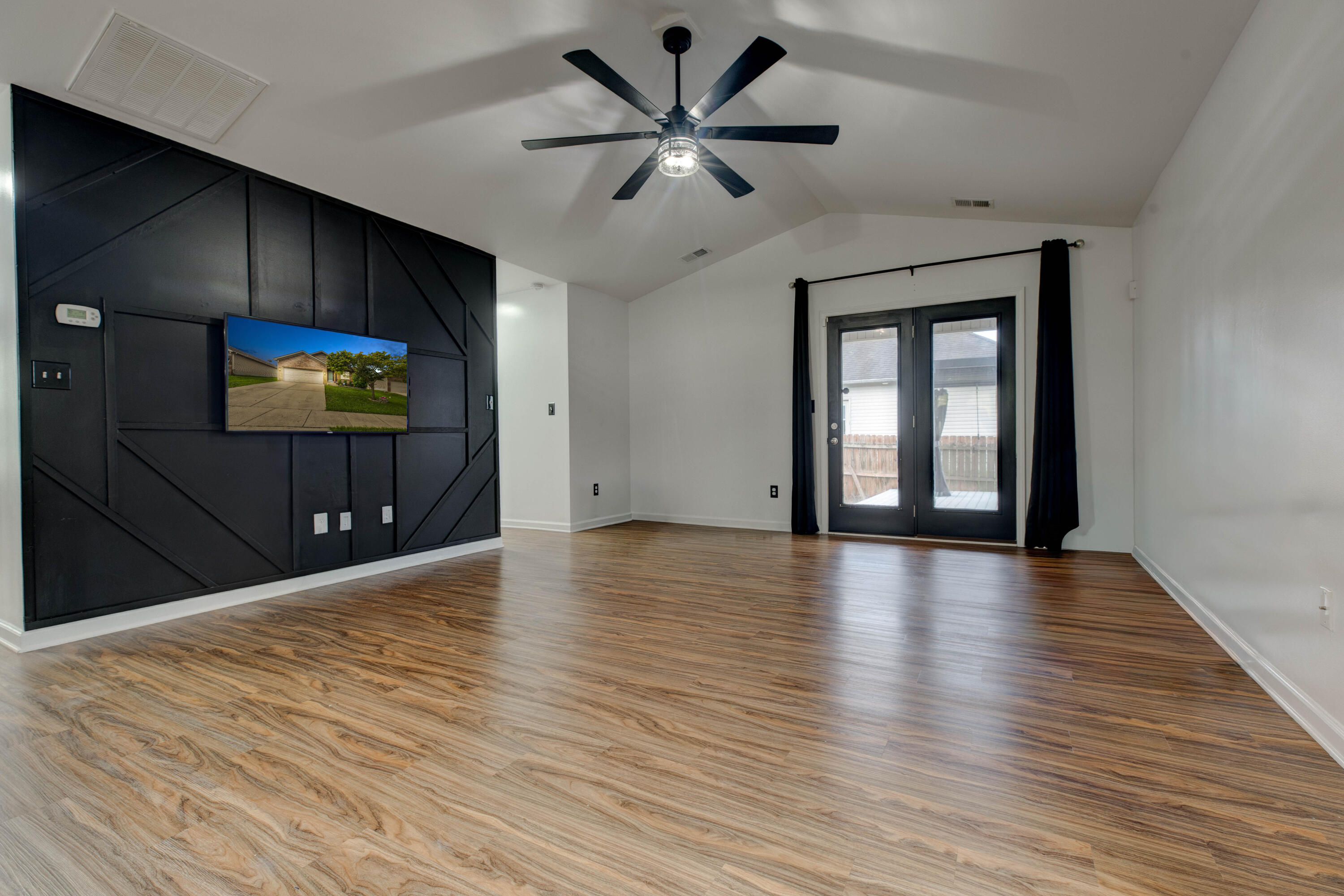 106 Dunlap Drive Property Photo 4