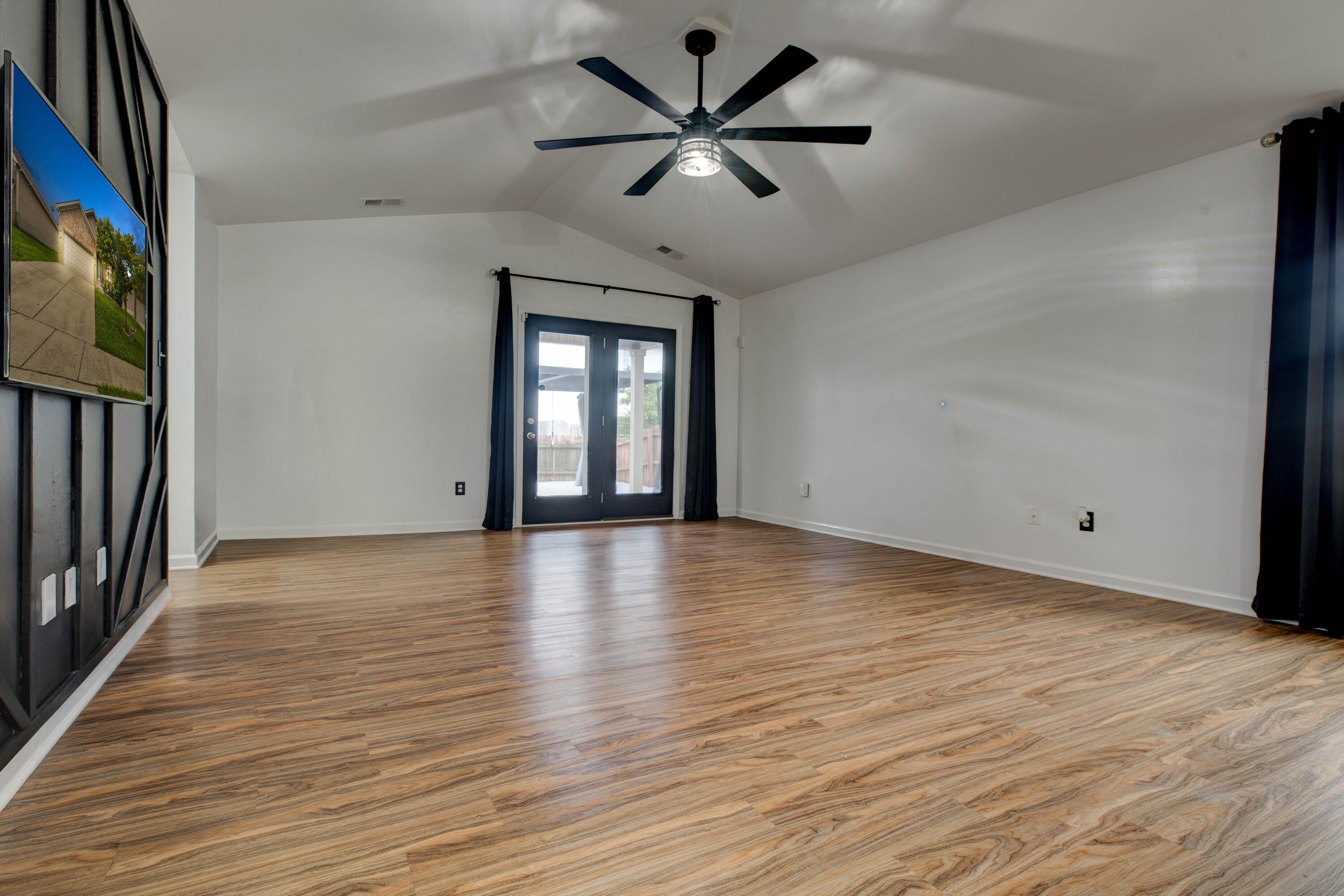 106 Dunlap Drive Property Photo 5