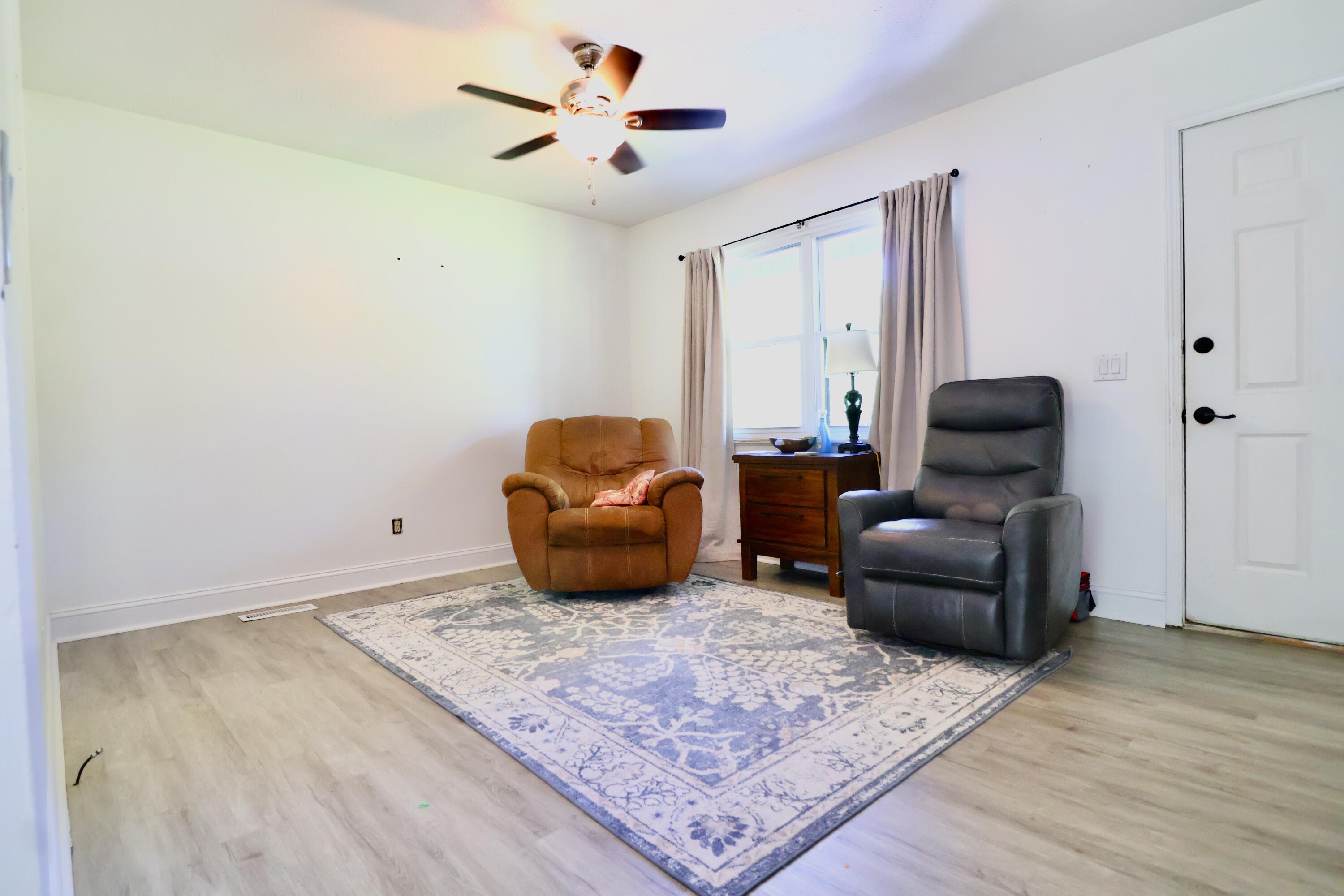 5701 Oakhaven Drive Property Photo 3