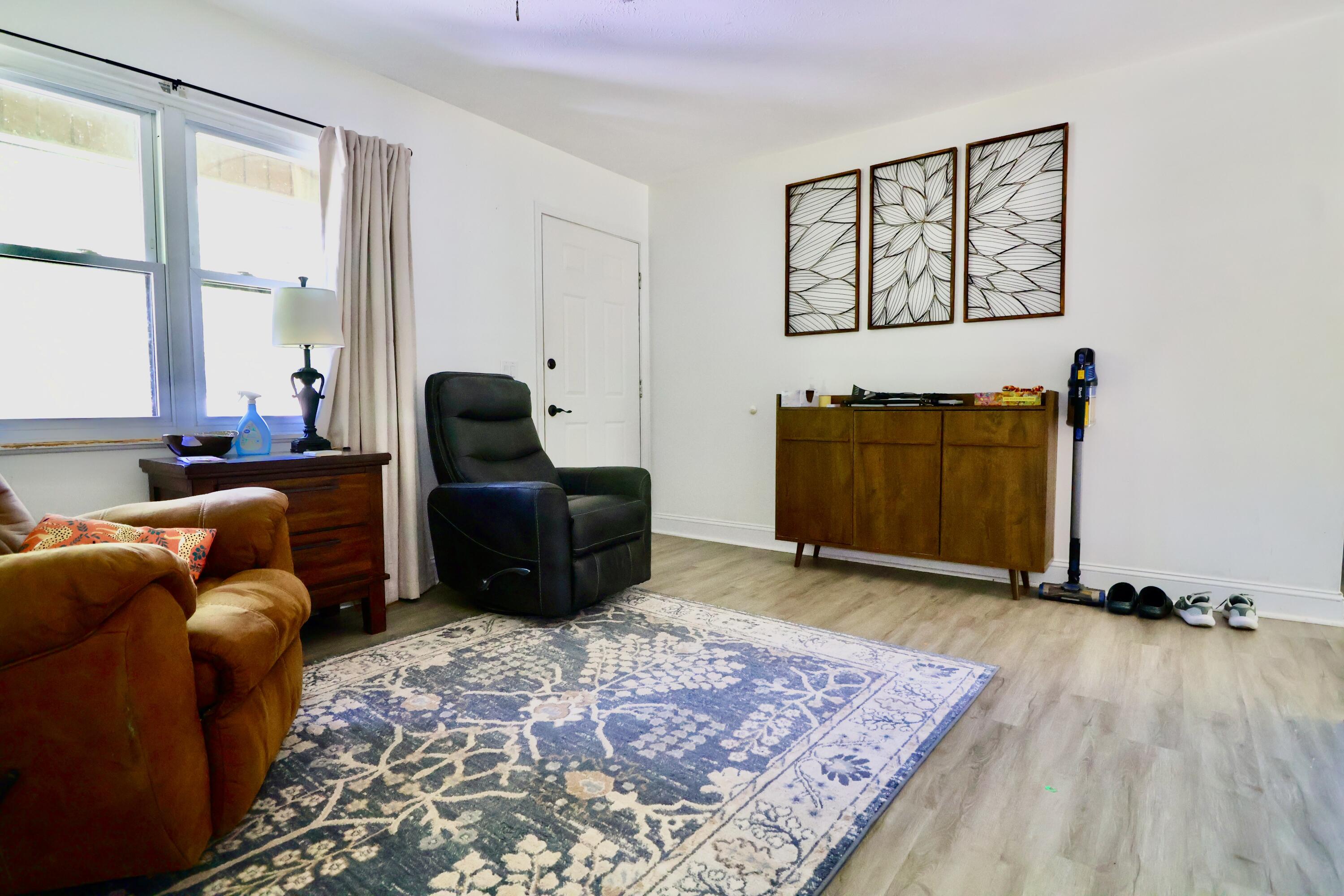 5701 Oakhaven Drive Property Photo 4