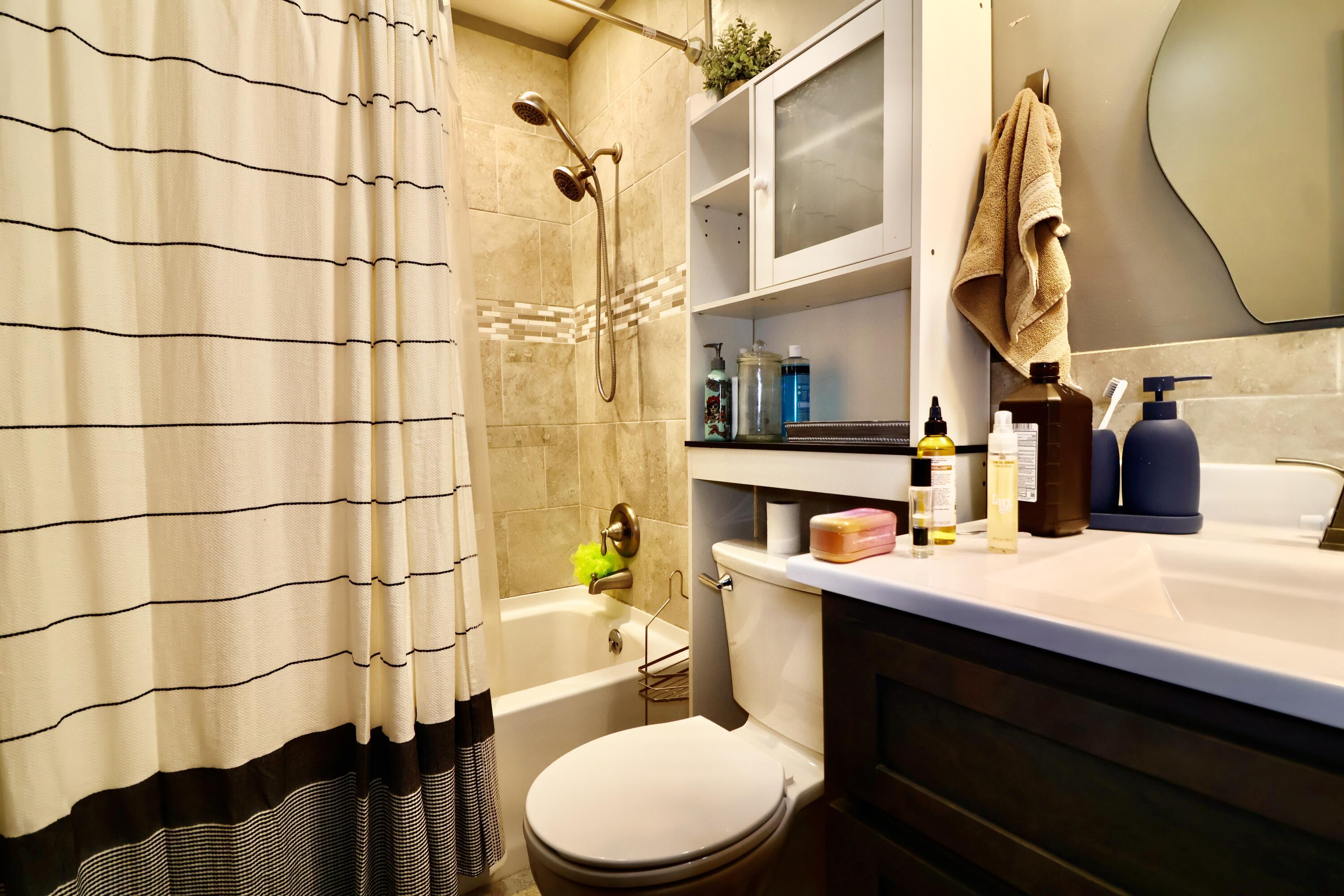 5701 Oakhaven Drive Property Photo 13