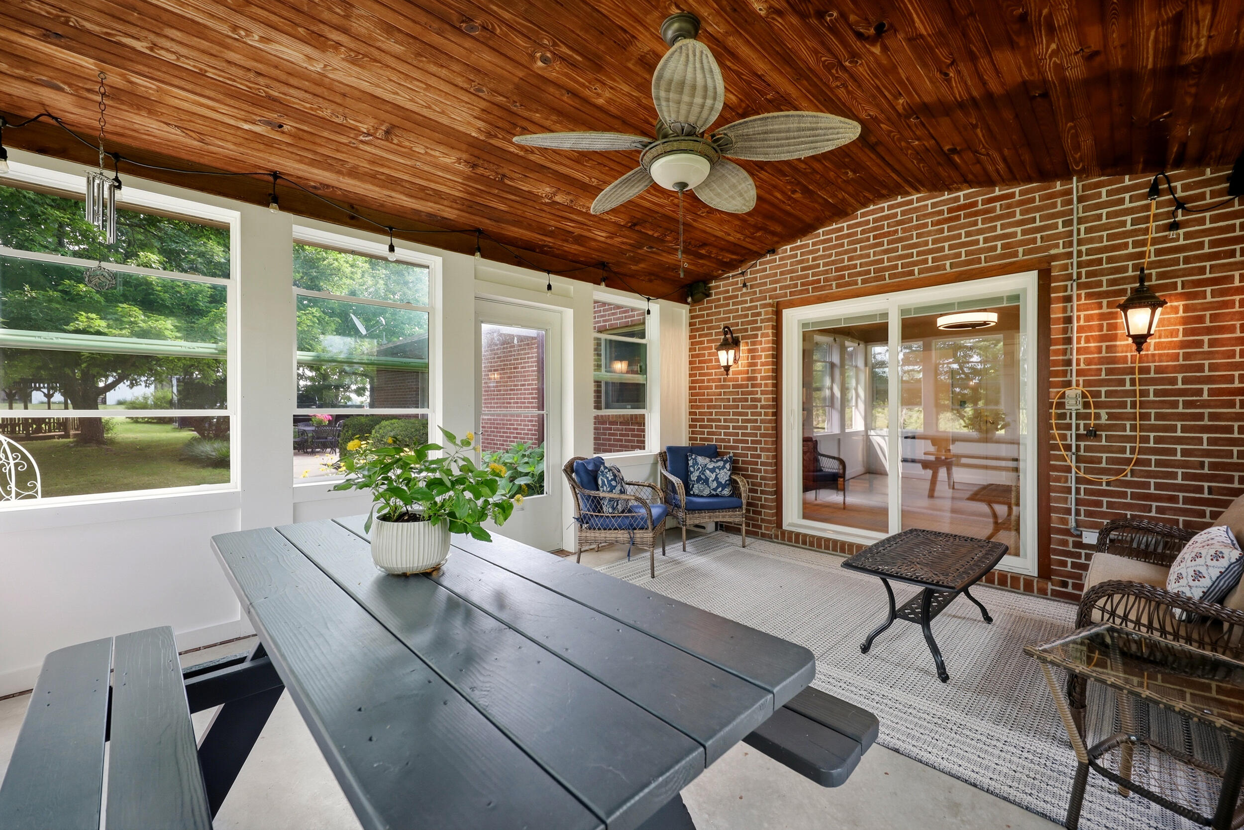 8021 Day Pike Property Photo 15