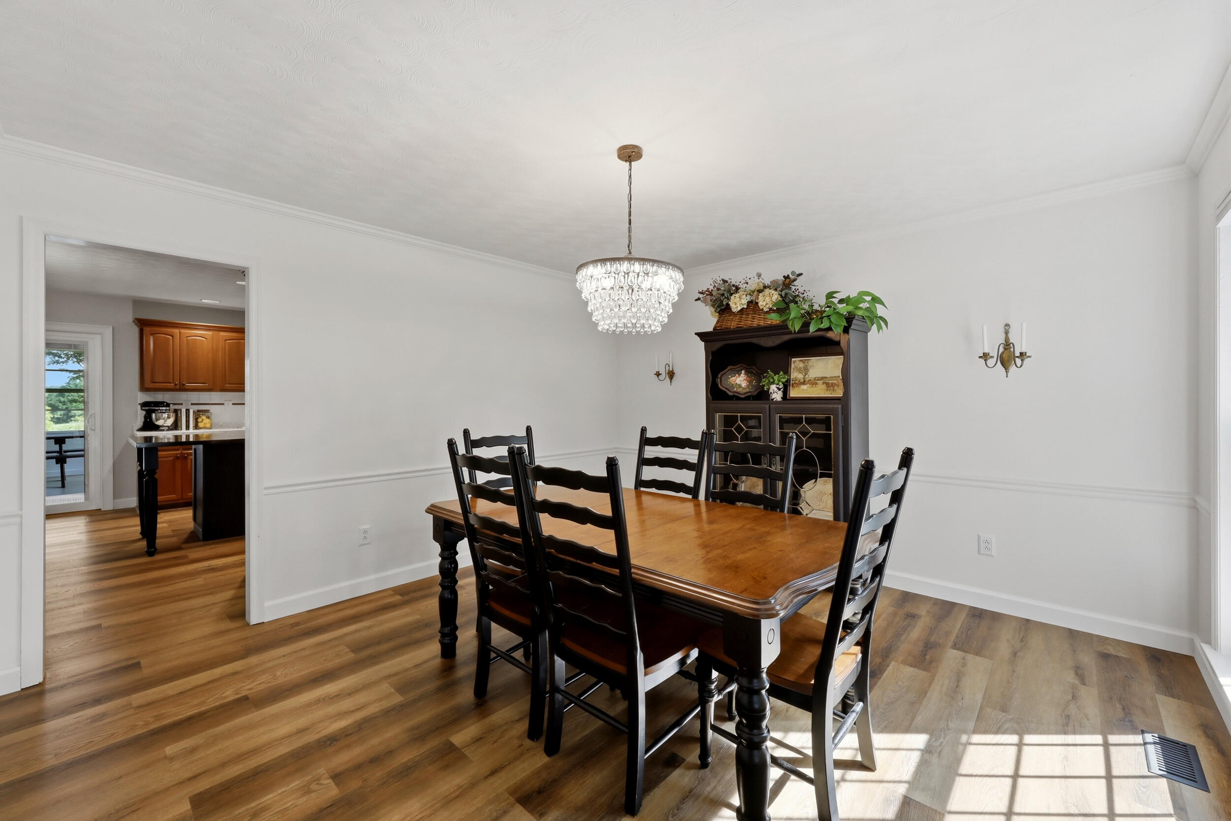 8021 Day Pike Property Photo 20