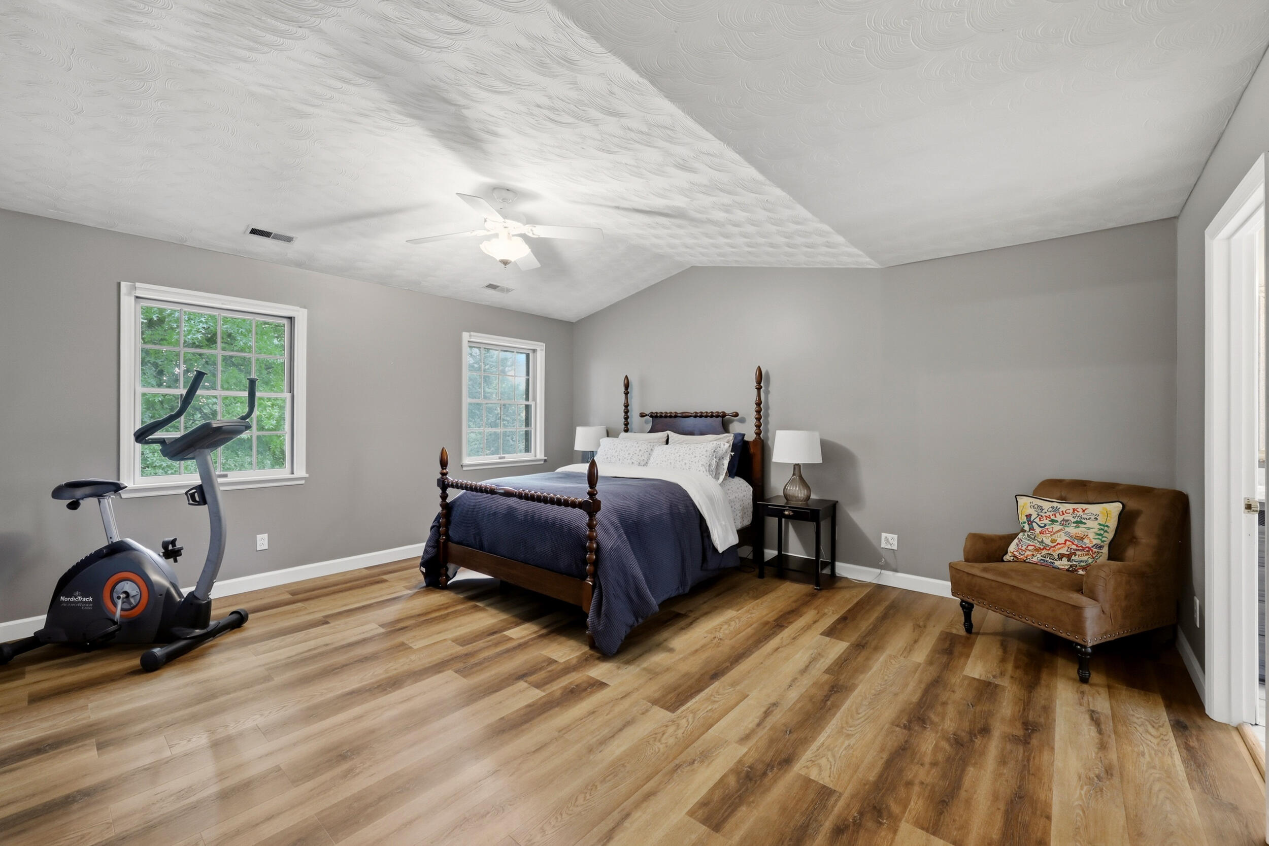 8021 Day Pike Property Photo 32