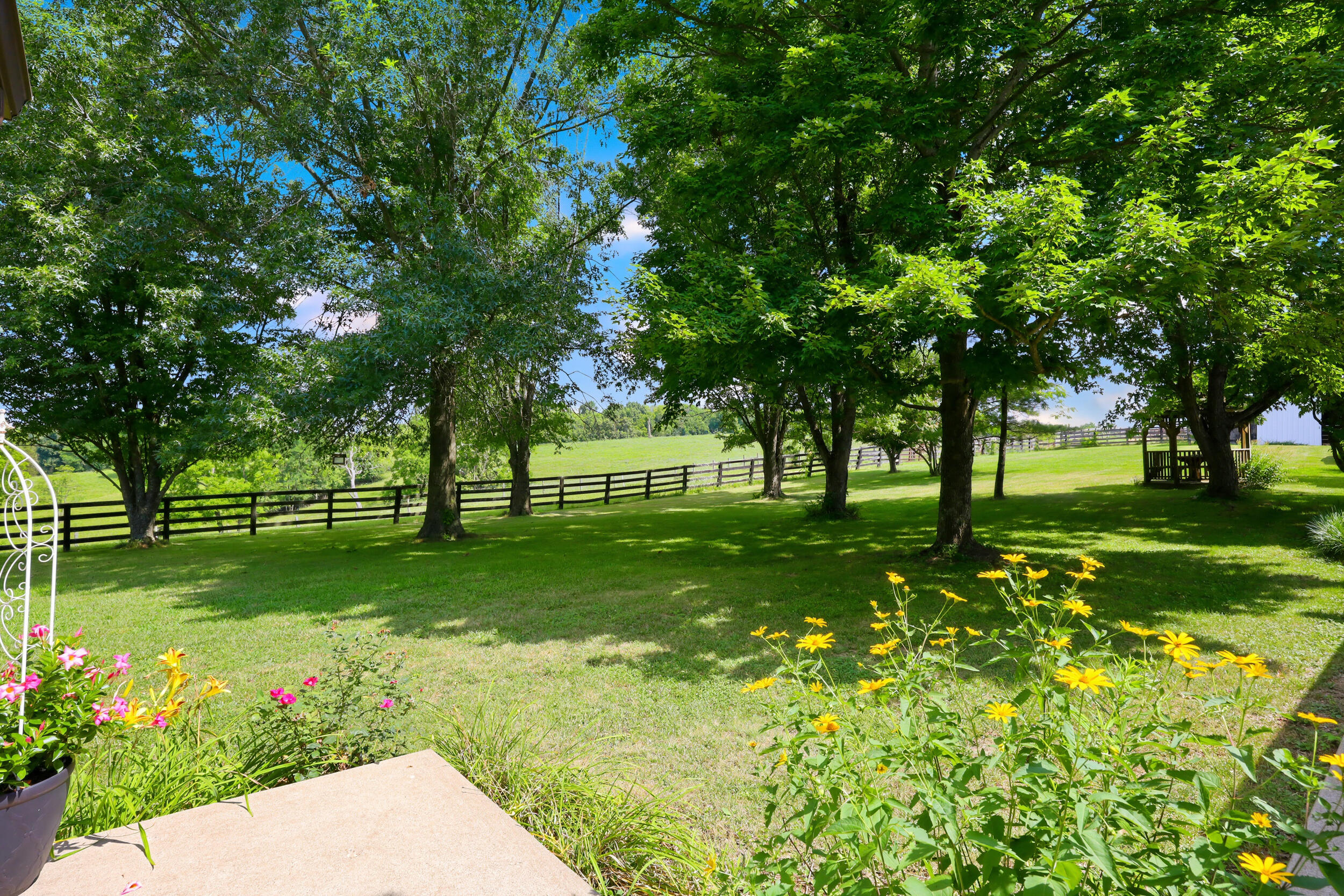 8021 Day Pike Property Photo 42