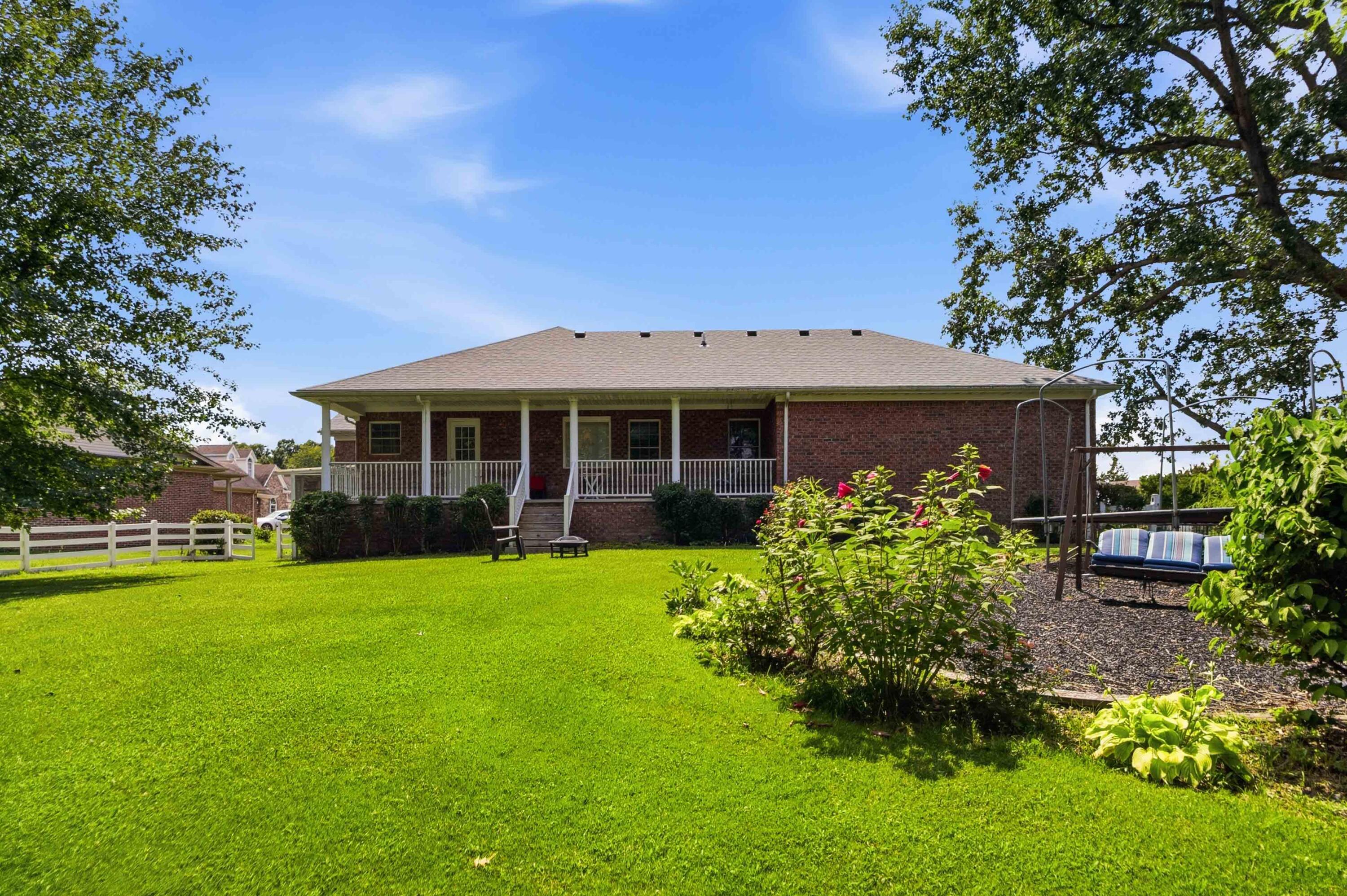 1043 Burnell Drive Property Photo 12