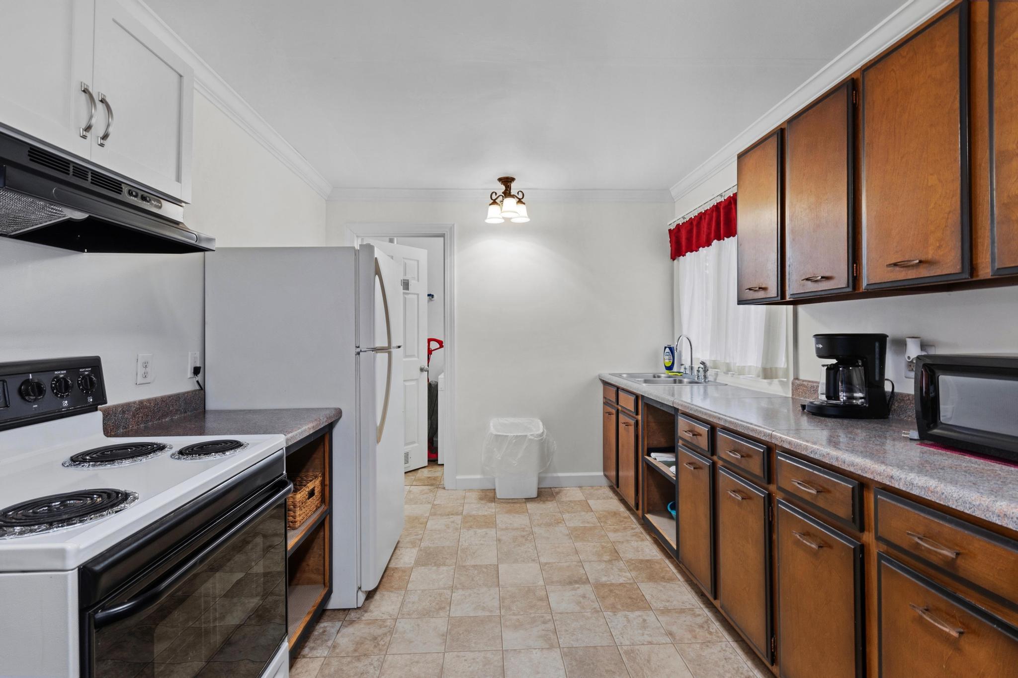 123 Payne Street Property Photo 9