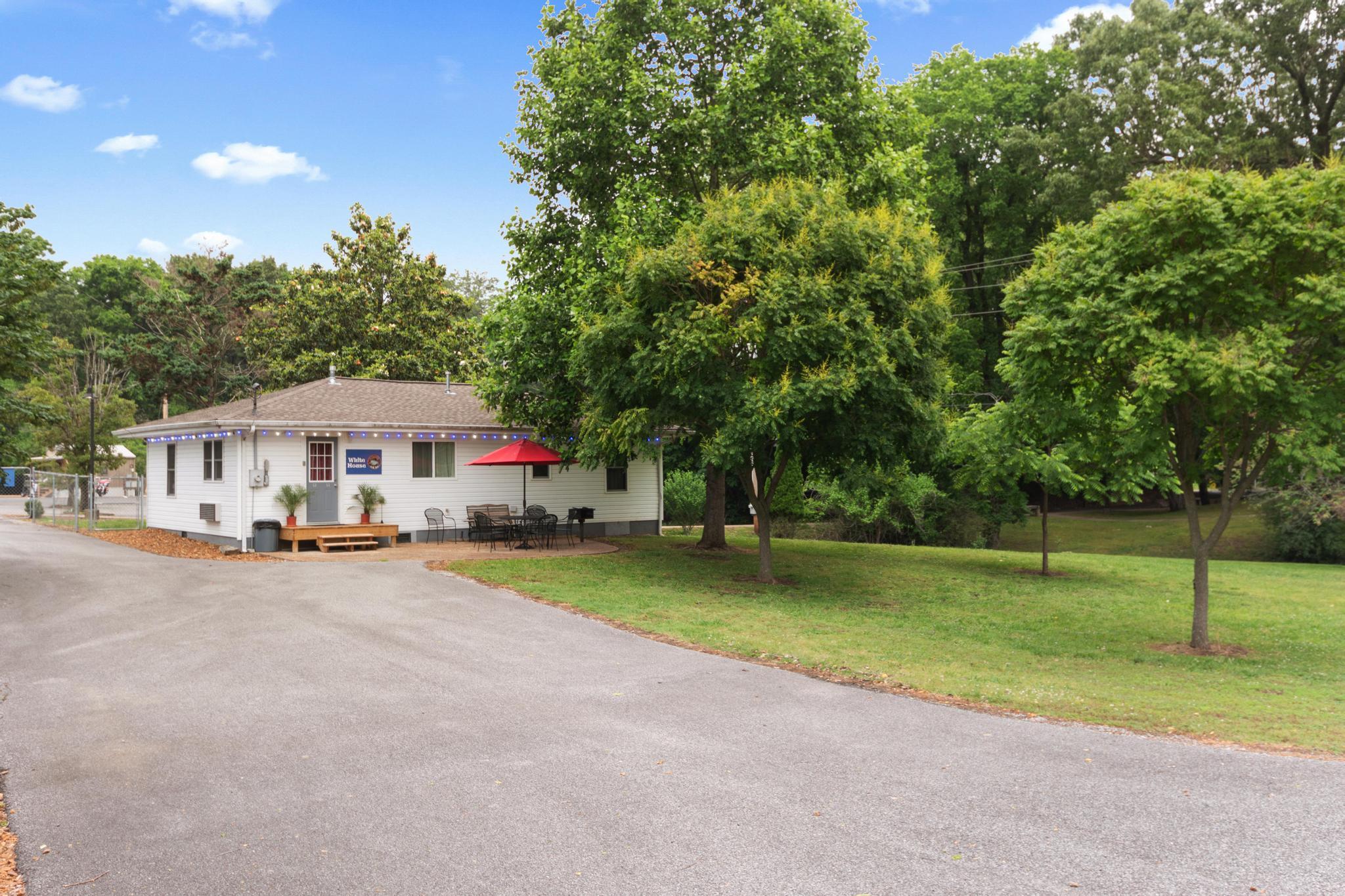 123 Payne Street Property Photo 14