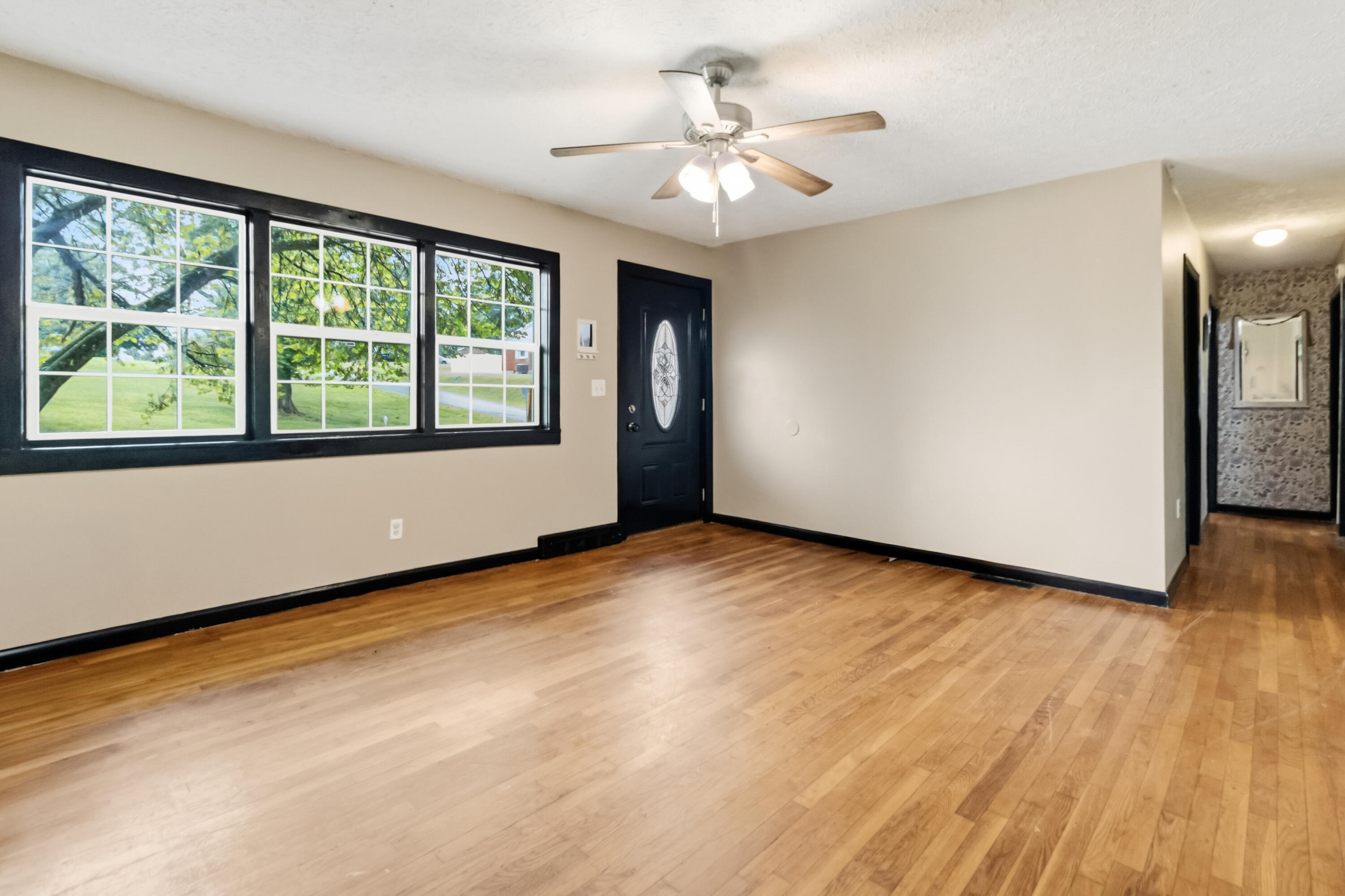 313 Maple Street Property Photo 4