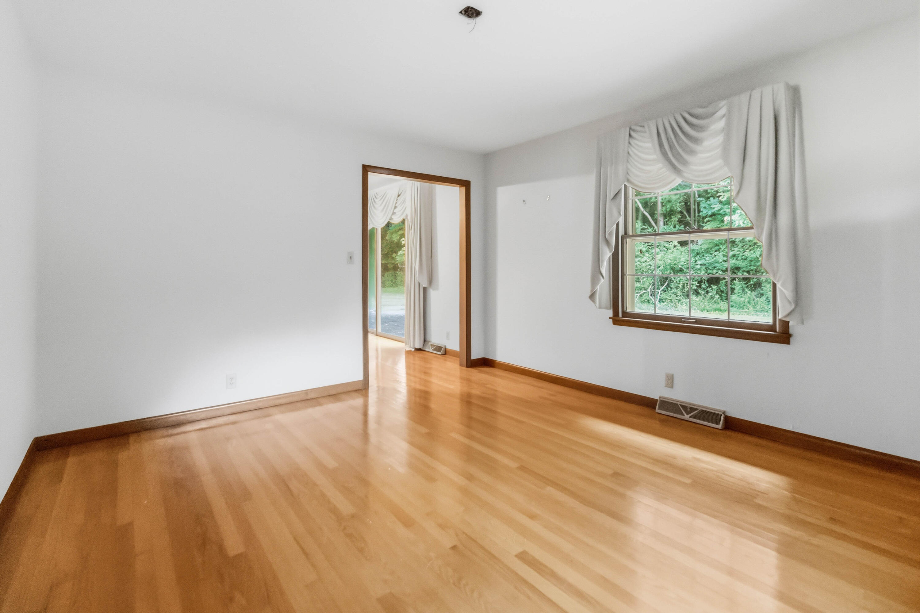 903 W 7th Street Property Photo 20