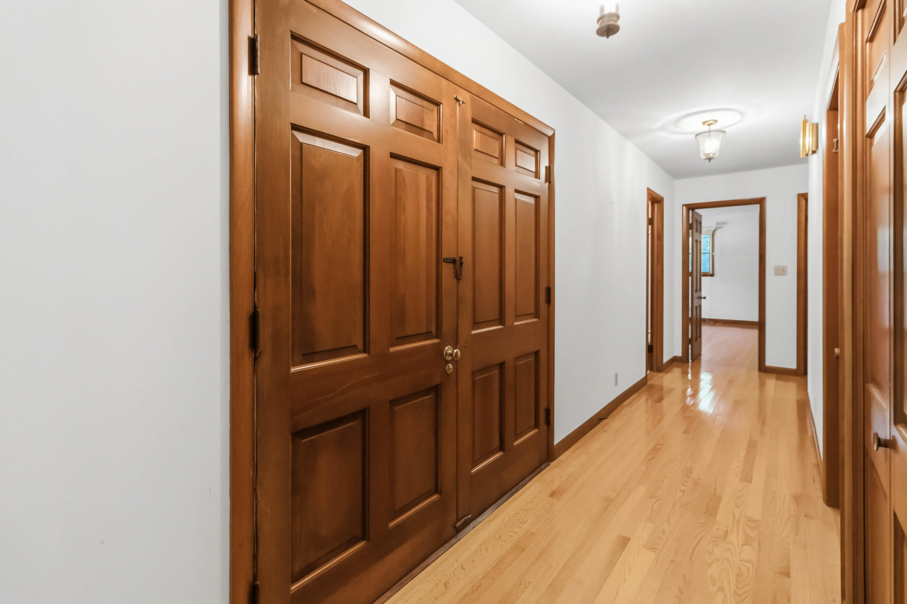 903 W 7th Street Property Photo 23