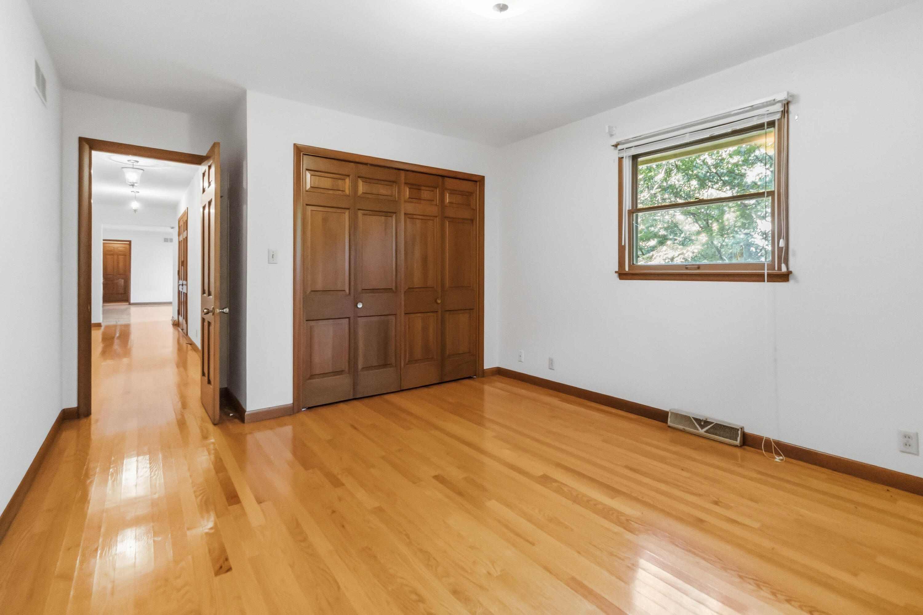 903 W 7th Street Property Photo 35