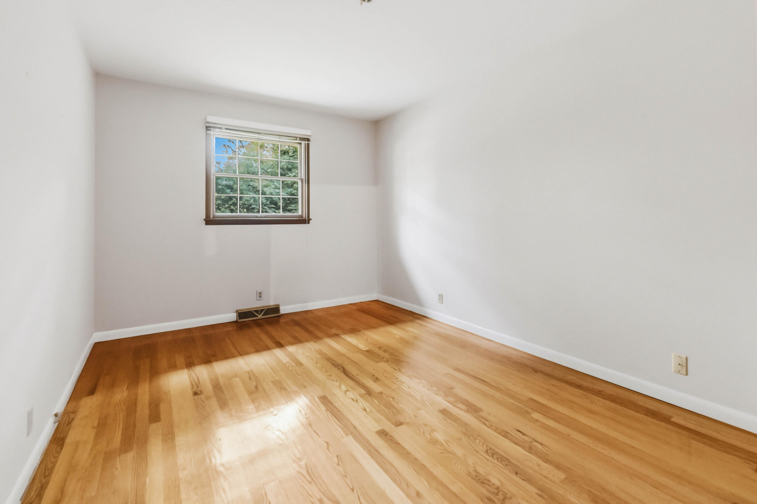903 W 7th Street Property Photo 37