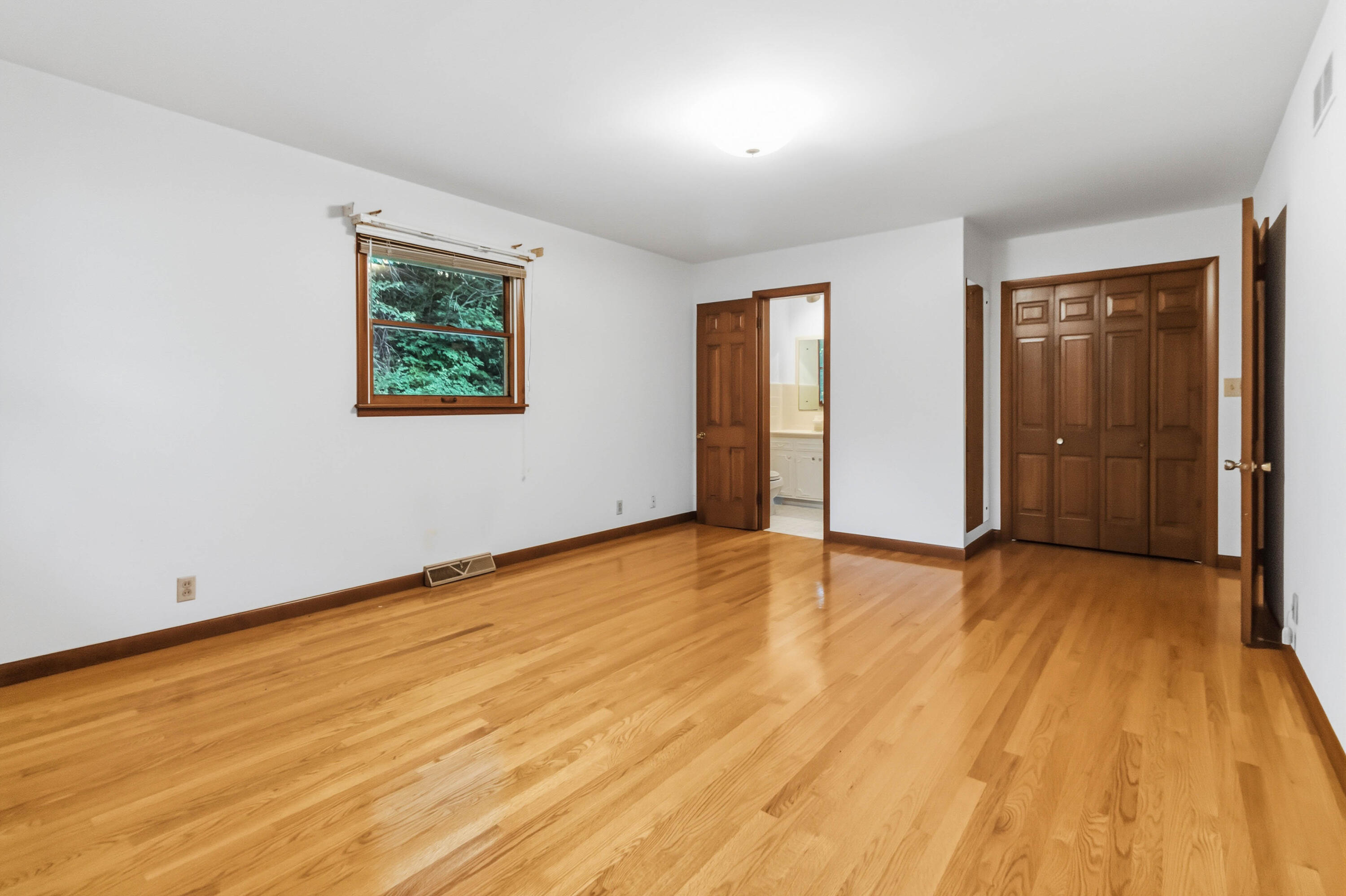 903 W 7th Street Property Photo 42