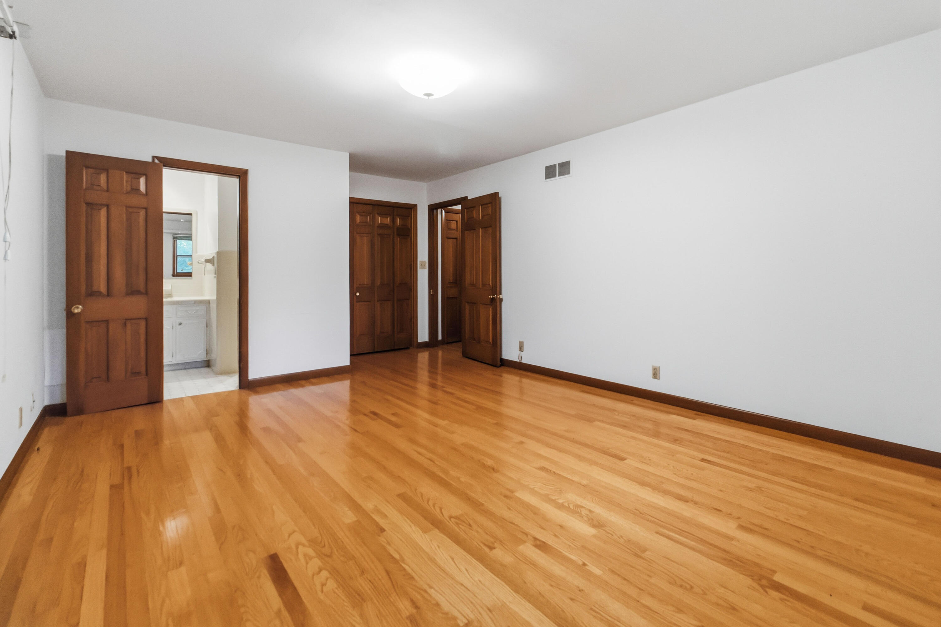 903 W 7th Street Property Photo 43
