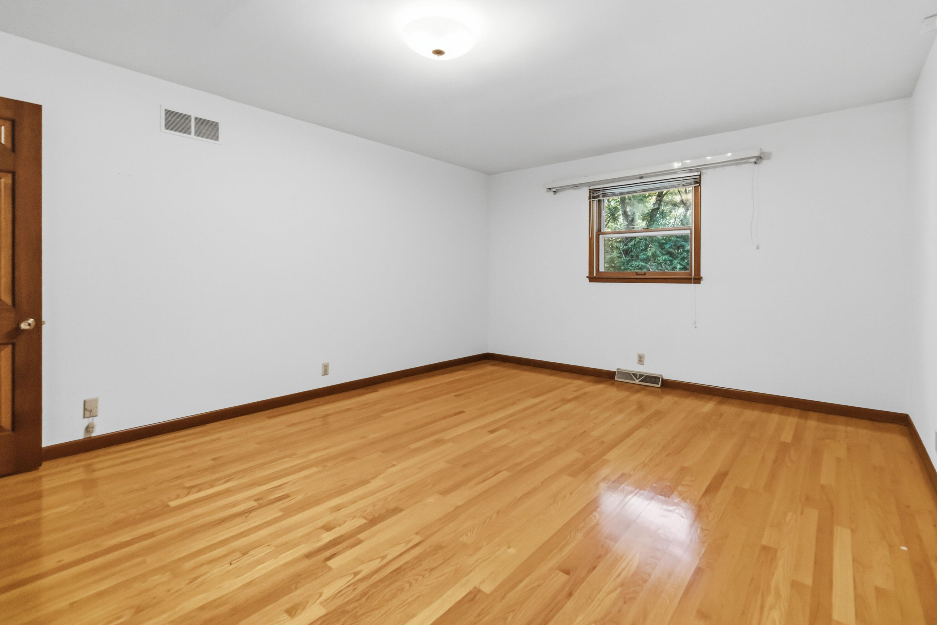 903 W 7th Street Property Photo 44
