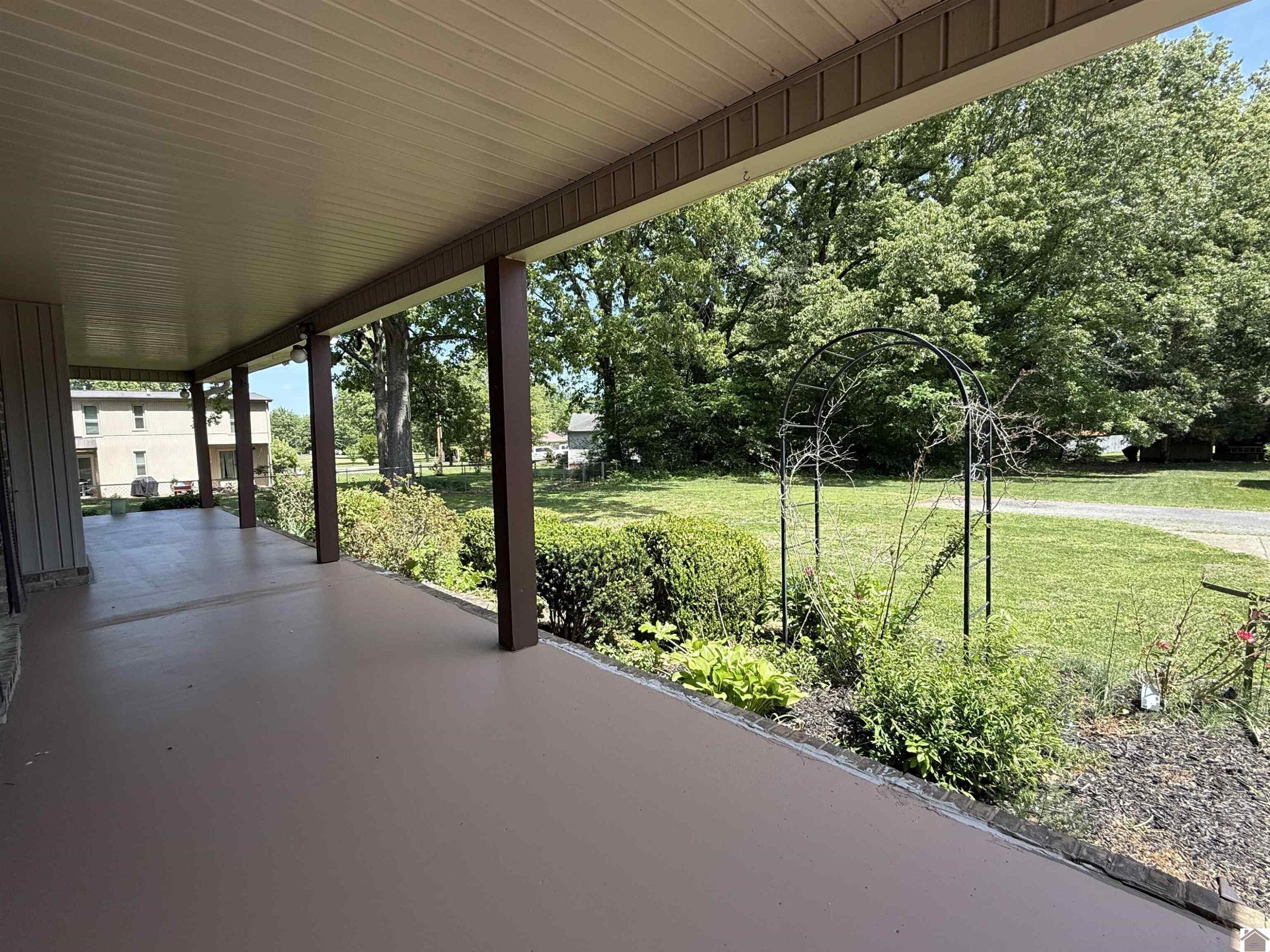 1366 Scottsdale Drive Property Photo 4