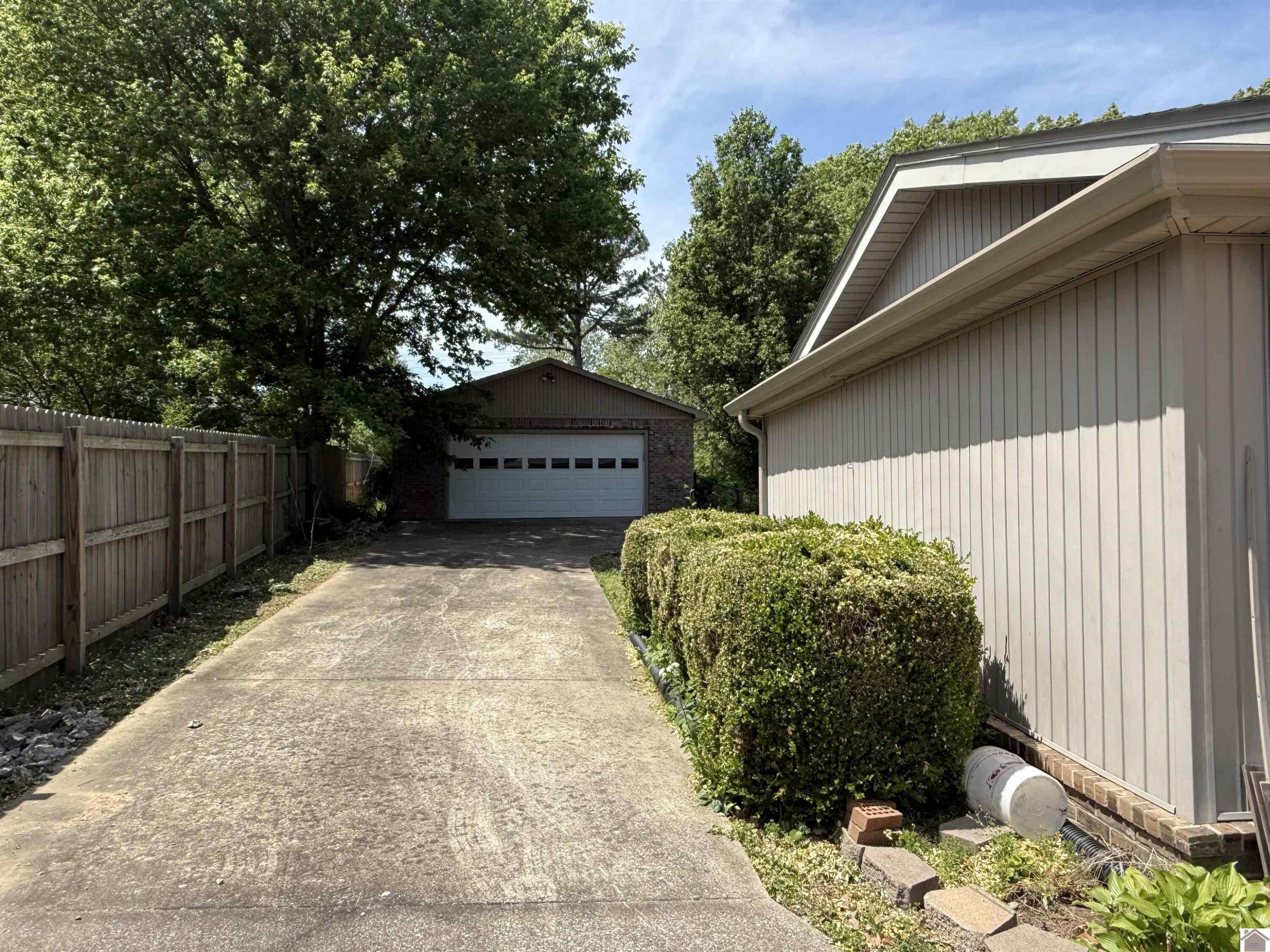 1366 Scottsdale Drive Property Photo 6