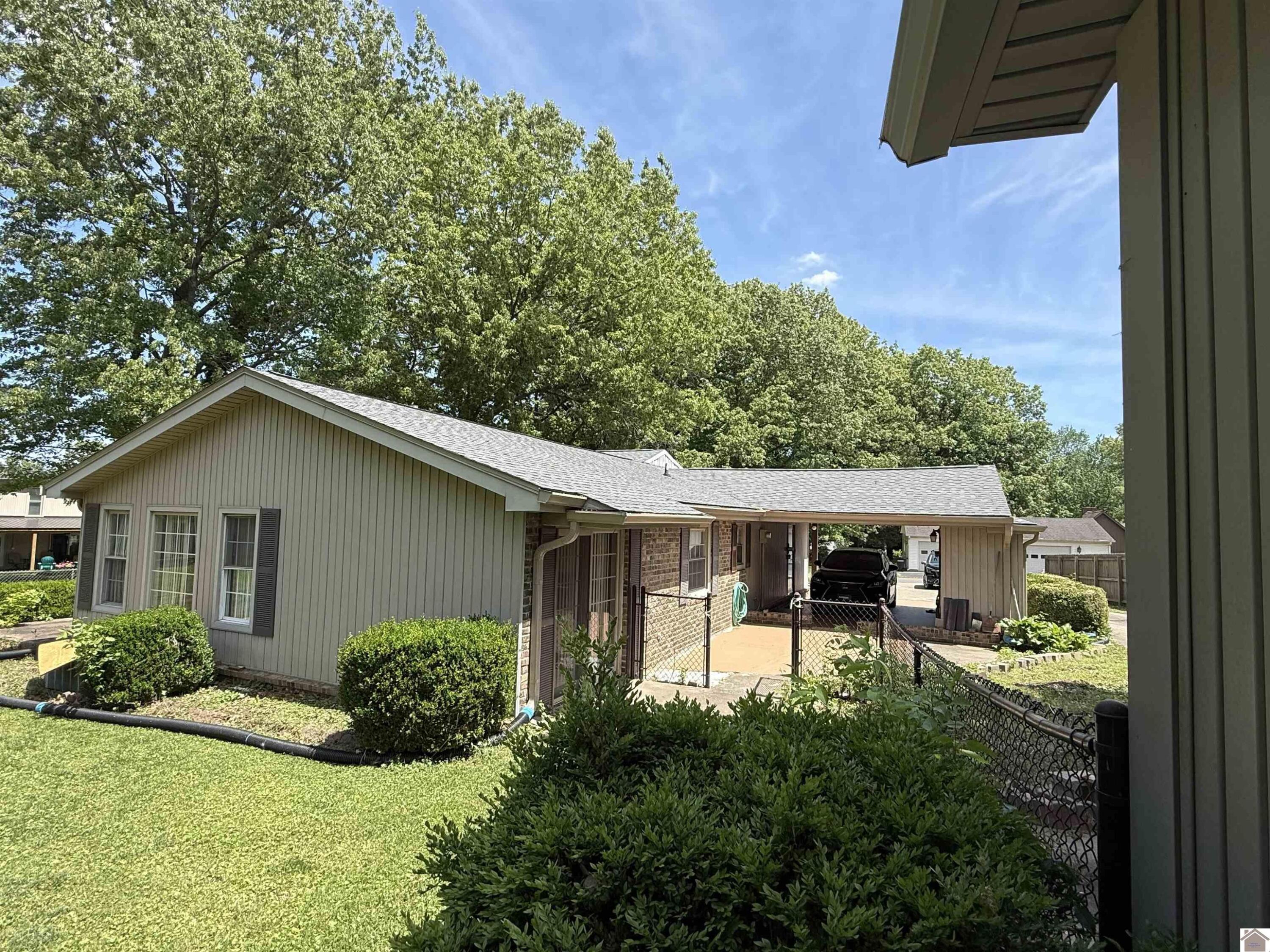 1366 Scottsdale Drive Property Photo 7
