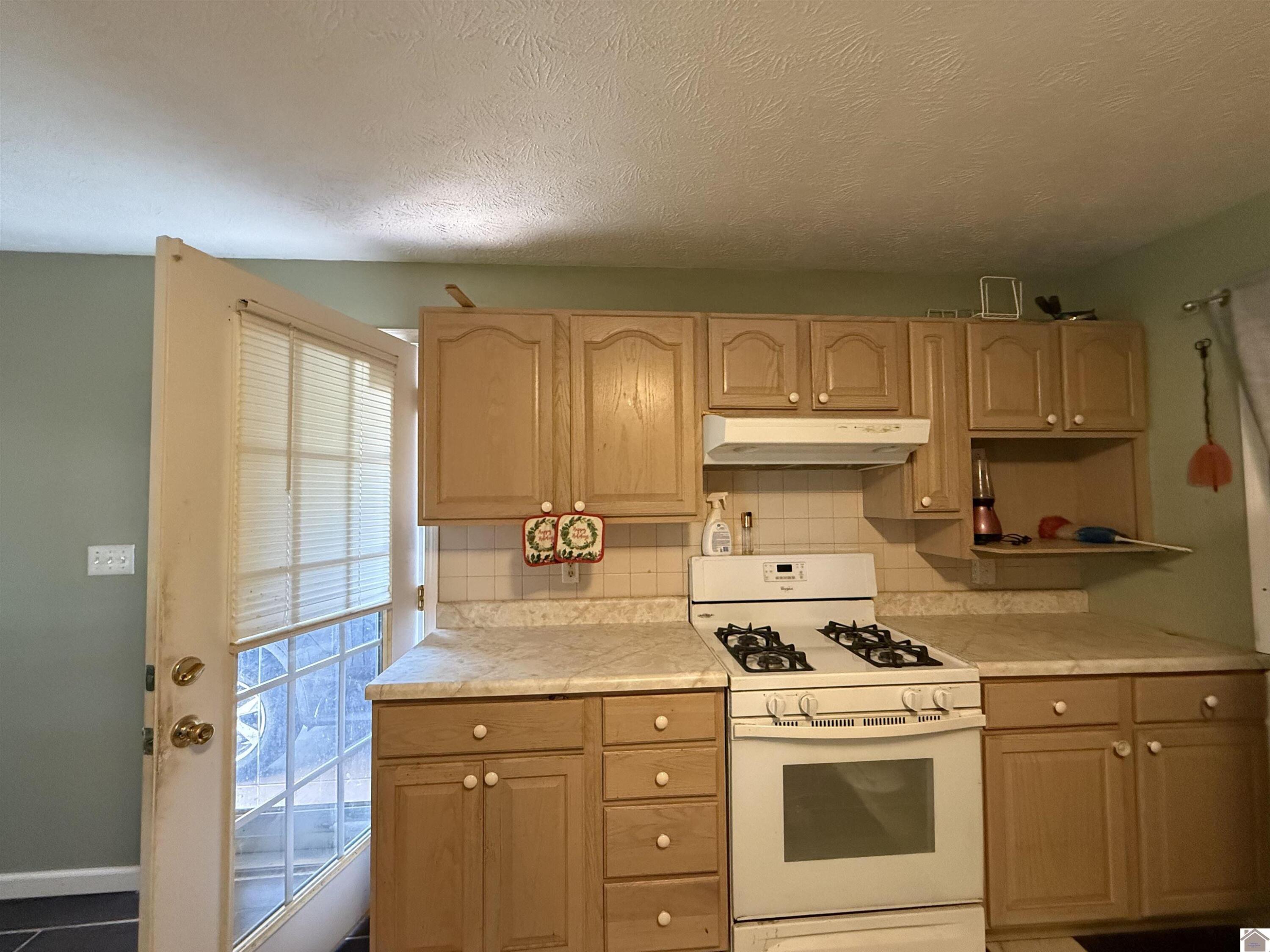 1366 Scottsdale Drive Property Photo 12