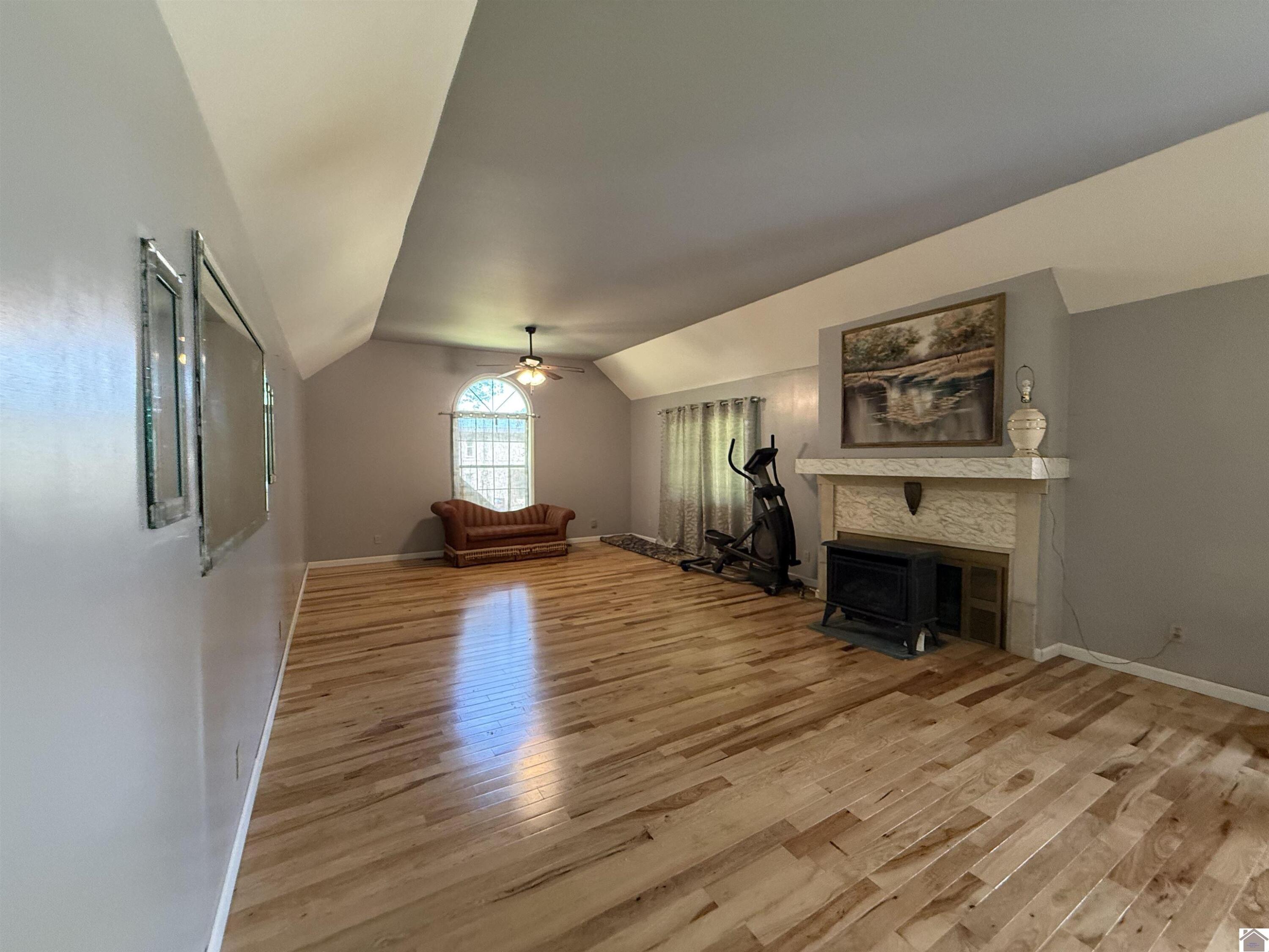 1366 Scottsdale Drive Property Photo 14
