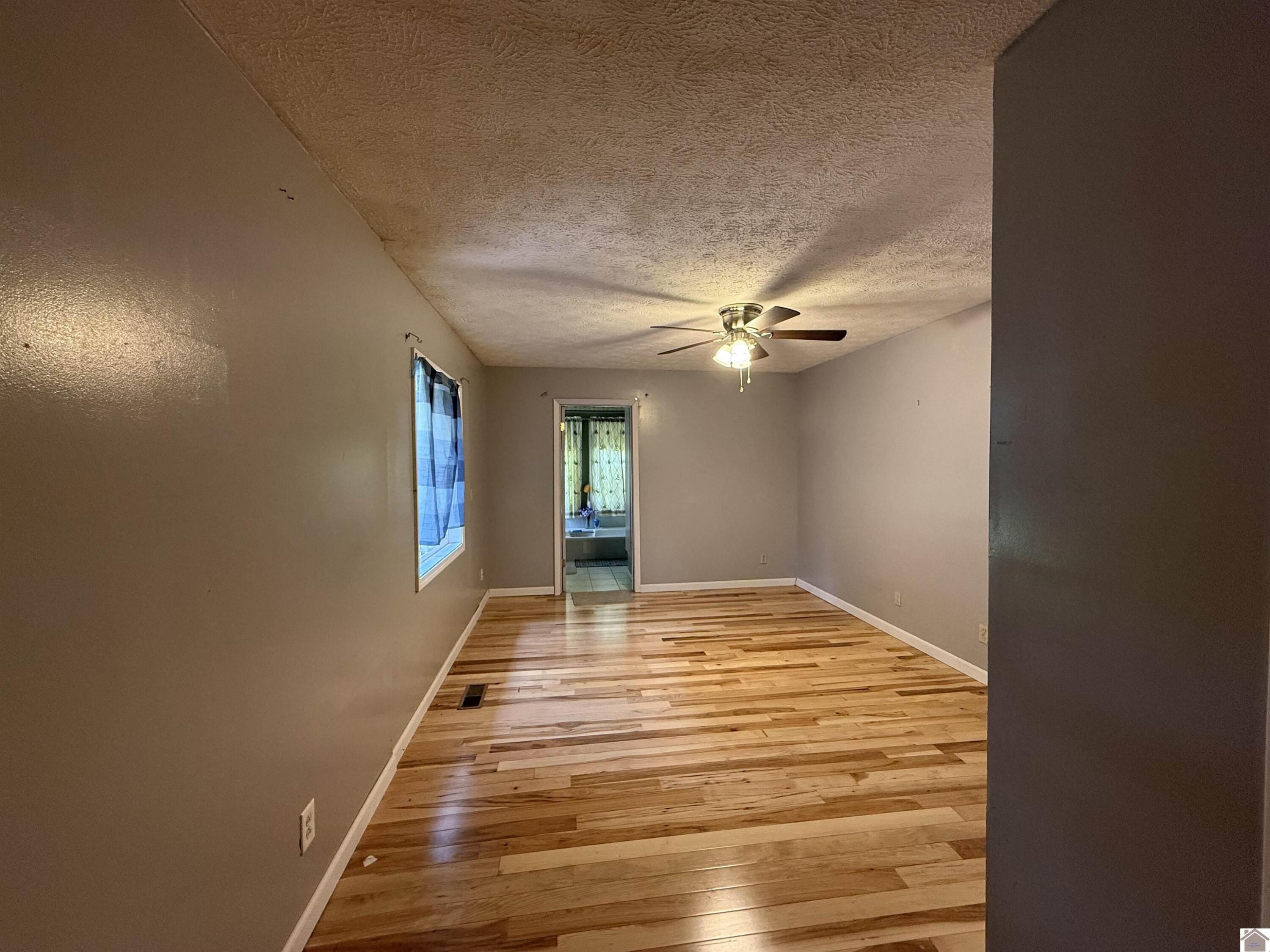 1366 Scottsdale Drive Property Photo 18