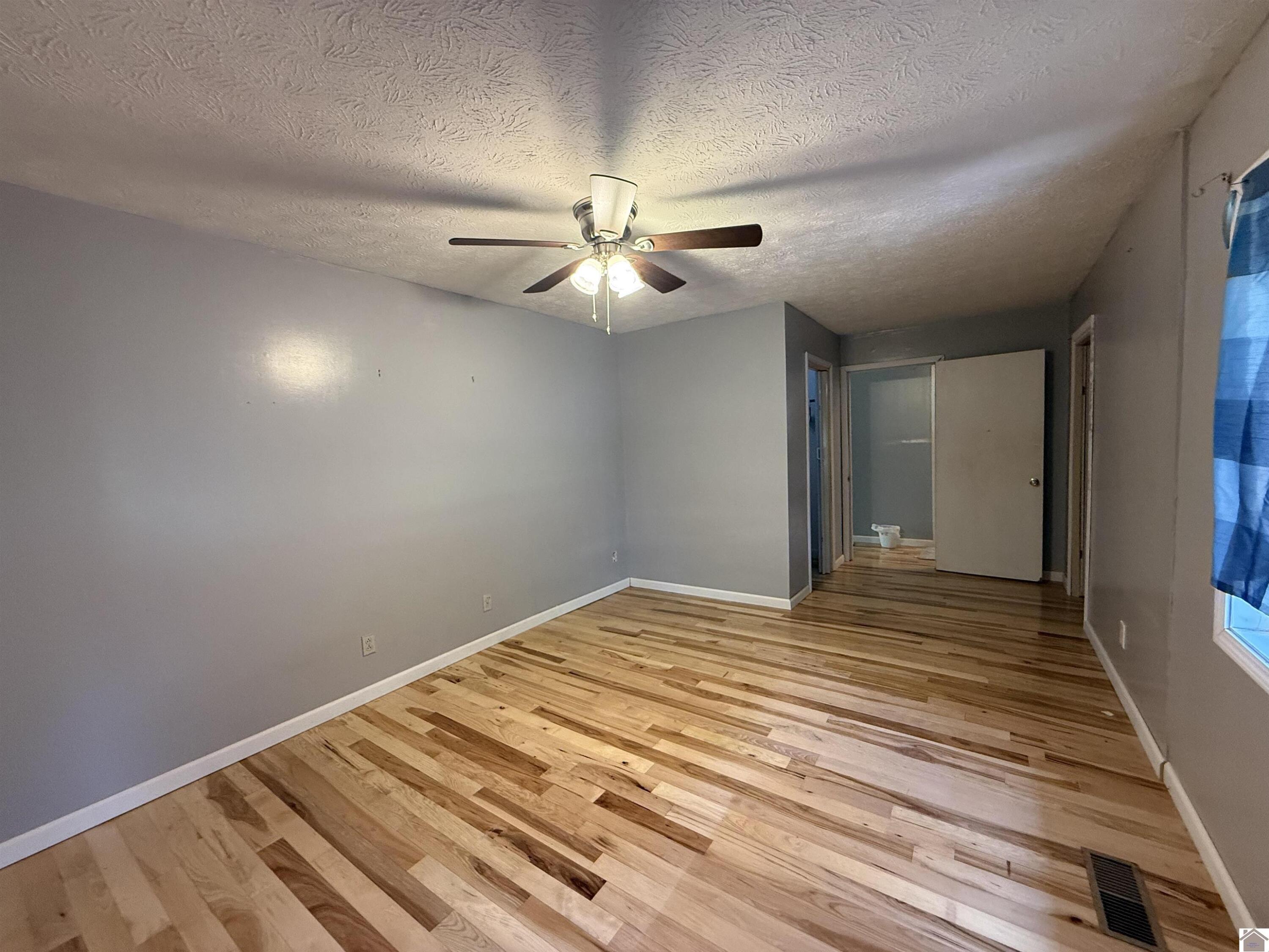 1366 Scottsdale Drive Property Photo 19