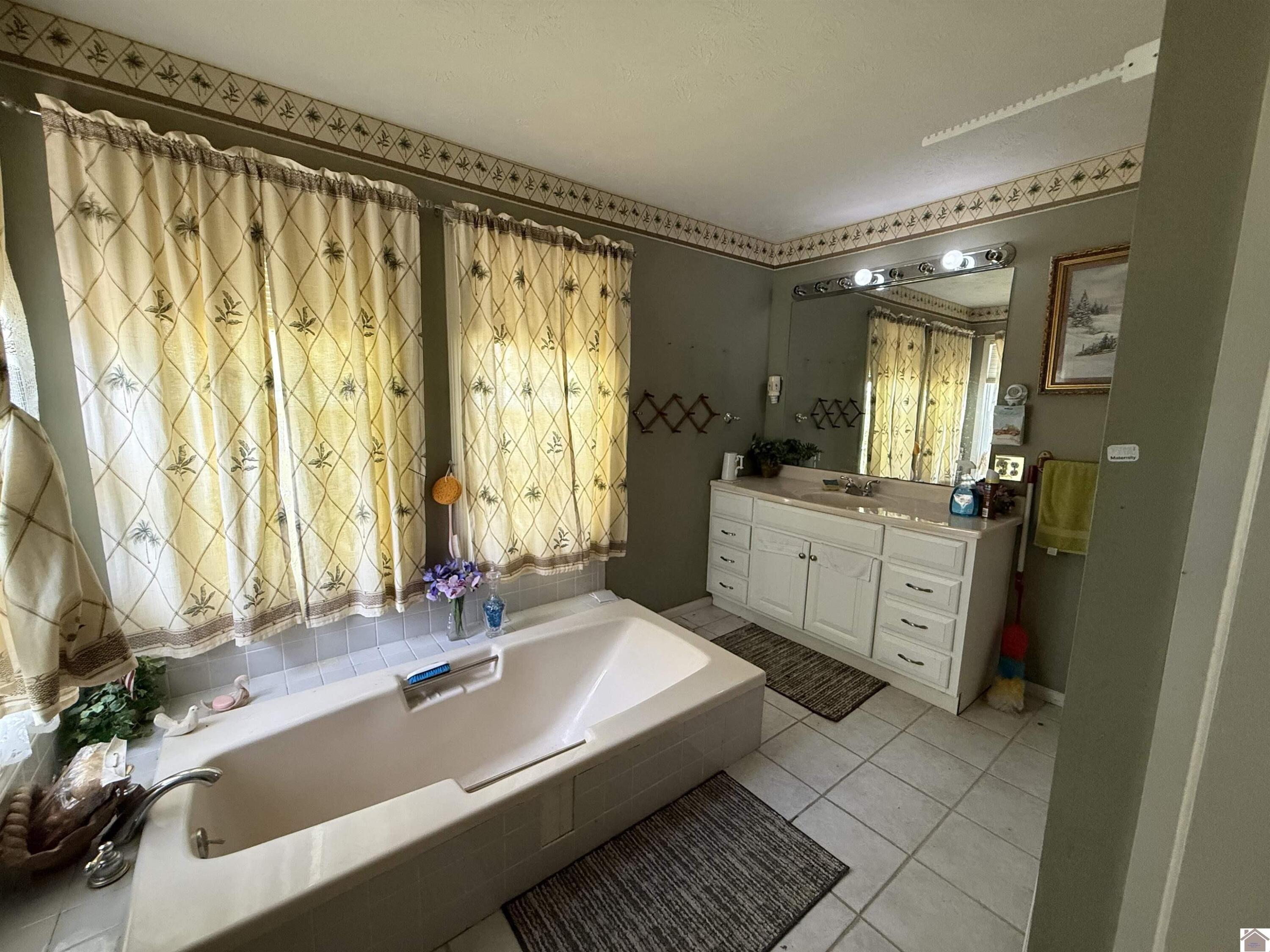 1366 Scottsdale Drive Property Photo 20