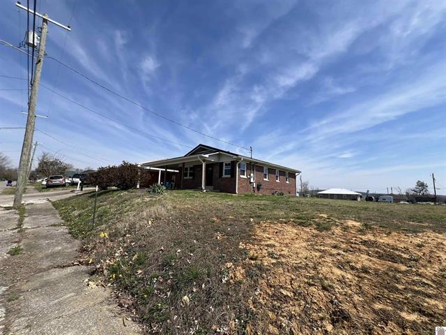 508 E Walnut Street Property Photo 6