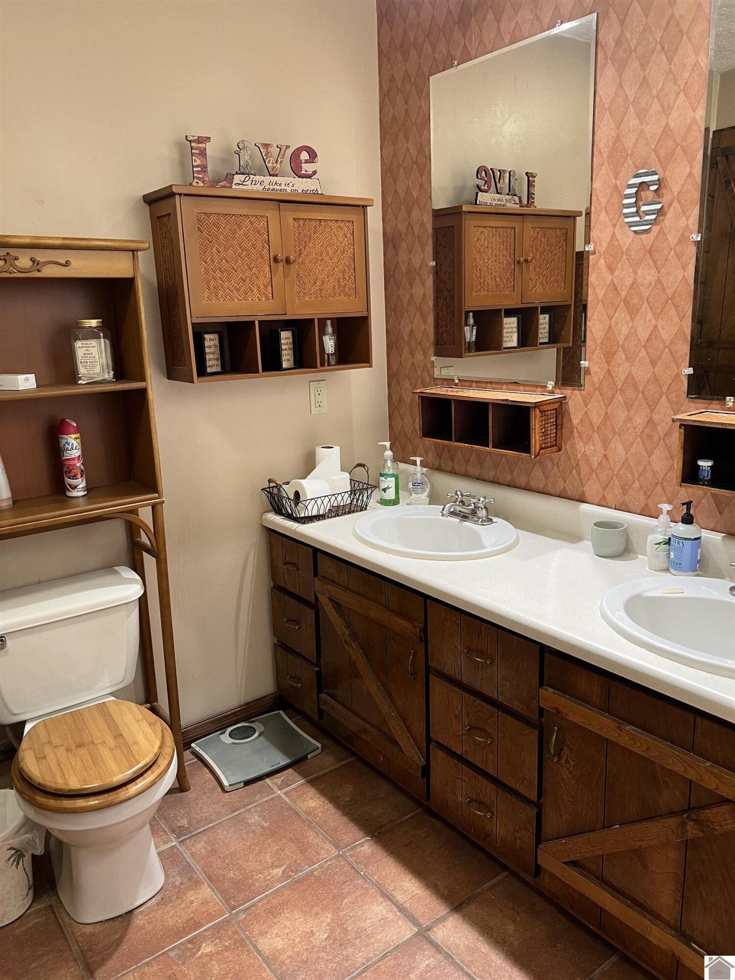 300 Spicewood Lane Property Photo 16
