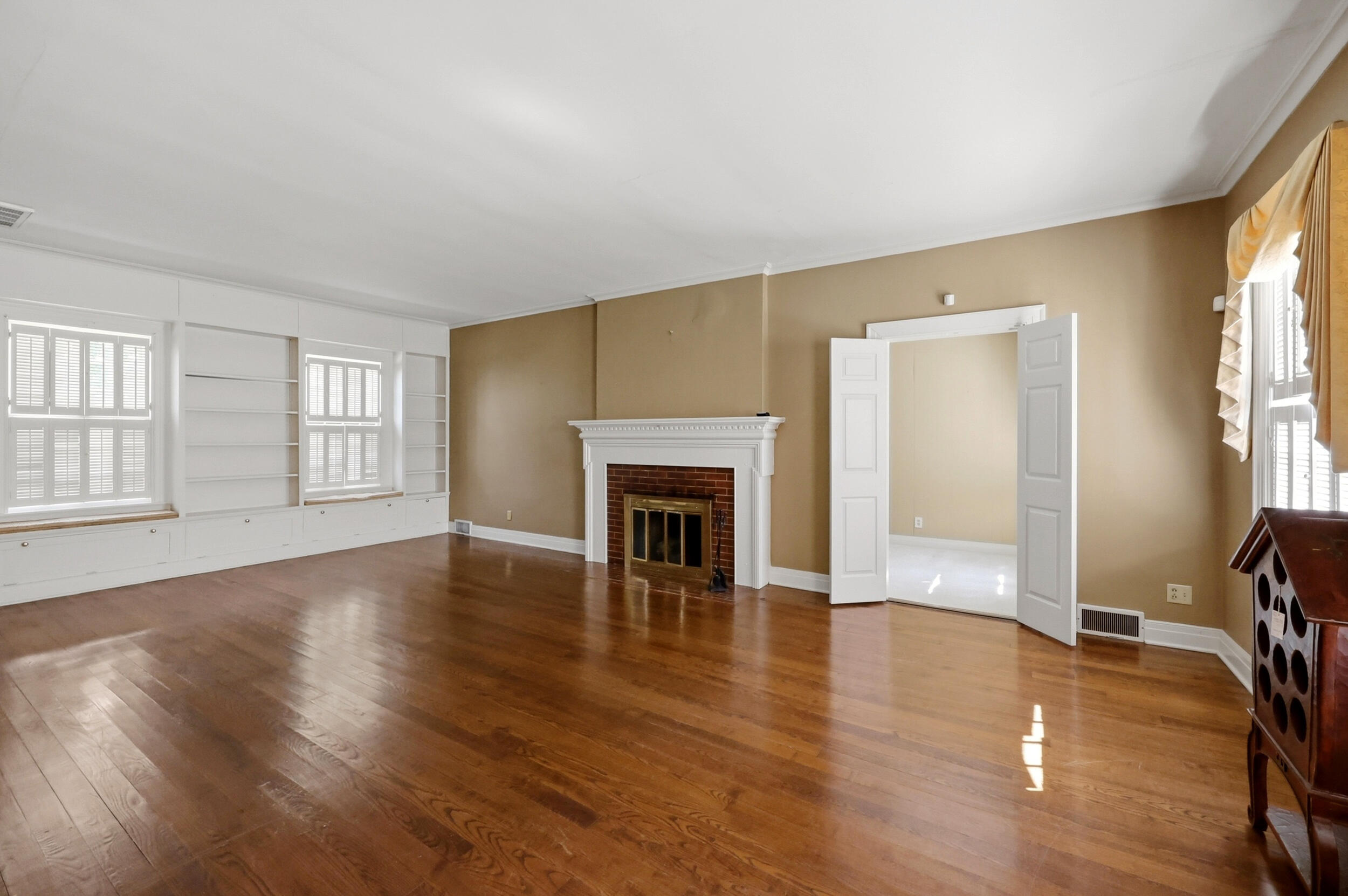 351 Boone Avenue Property Photo 6