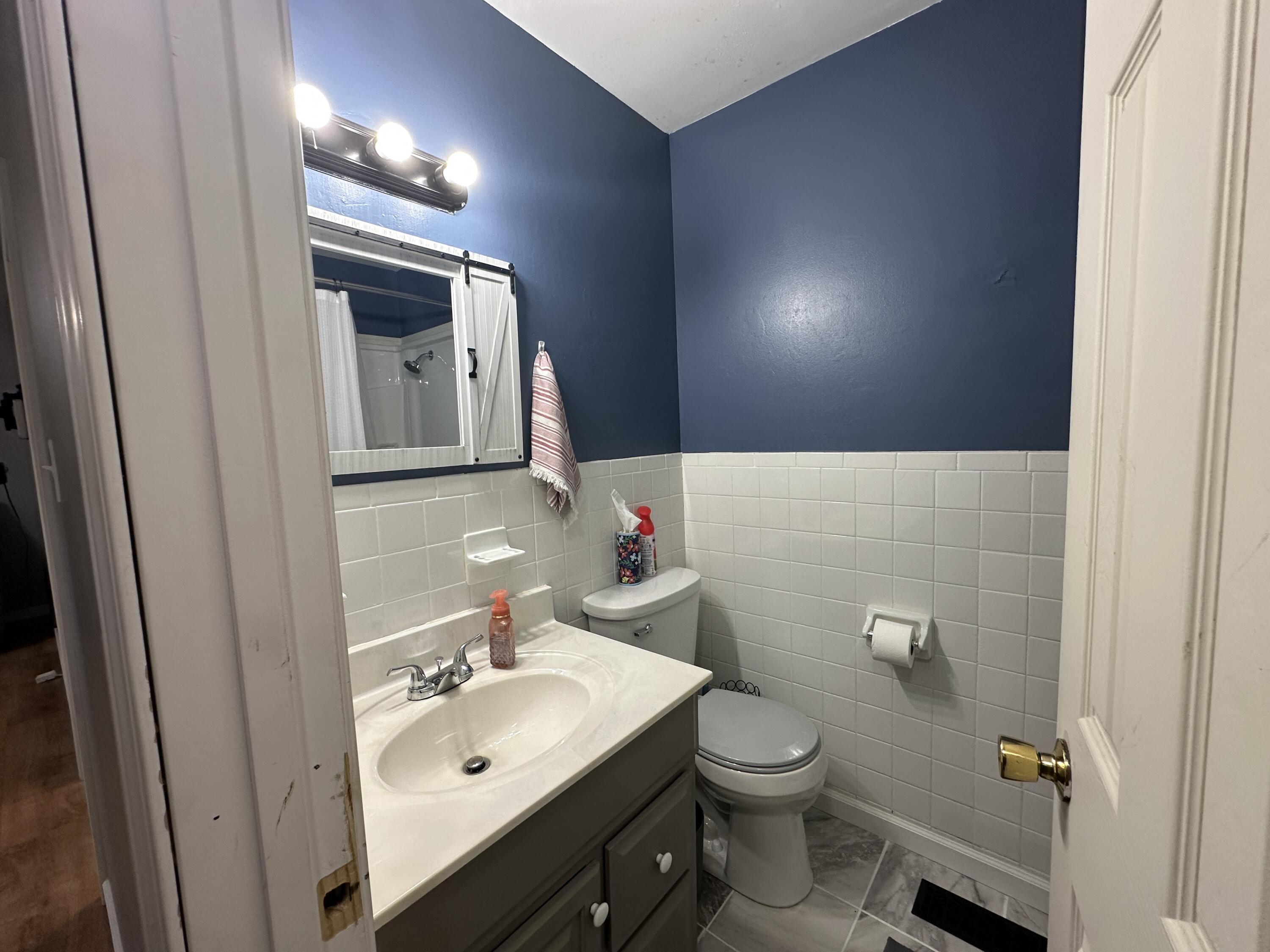 1412 Honeysuckle Drive Property Photo 12