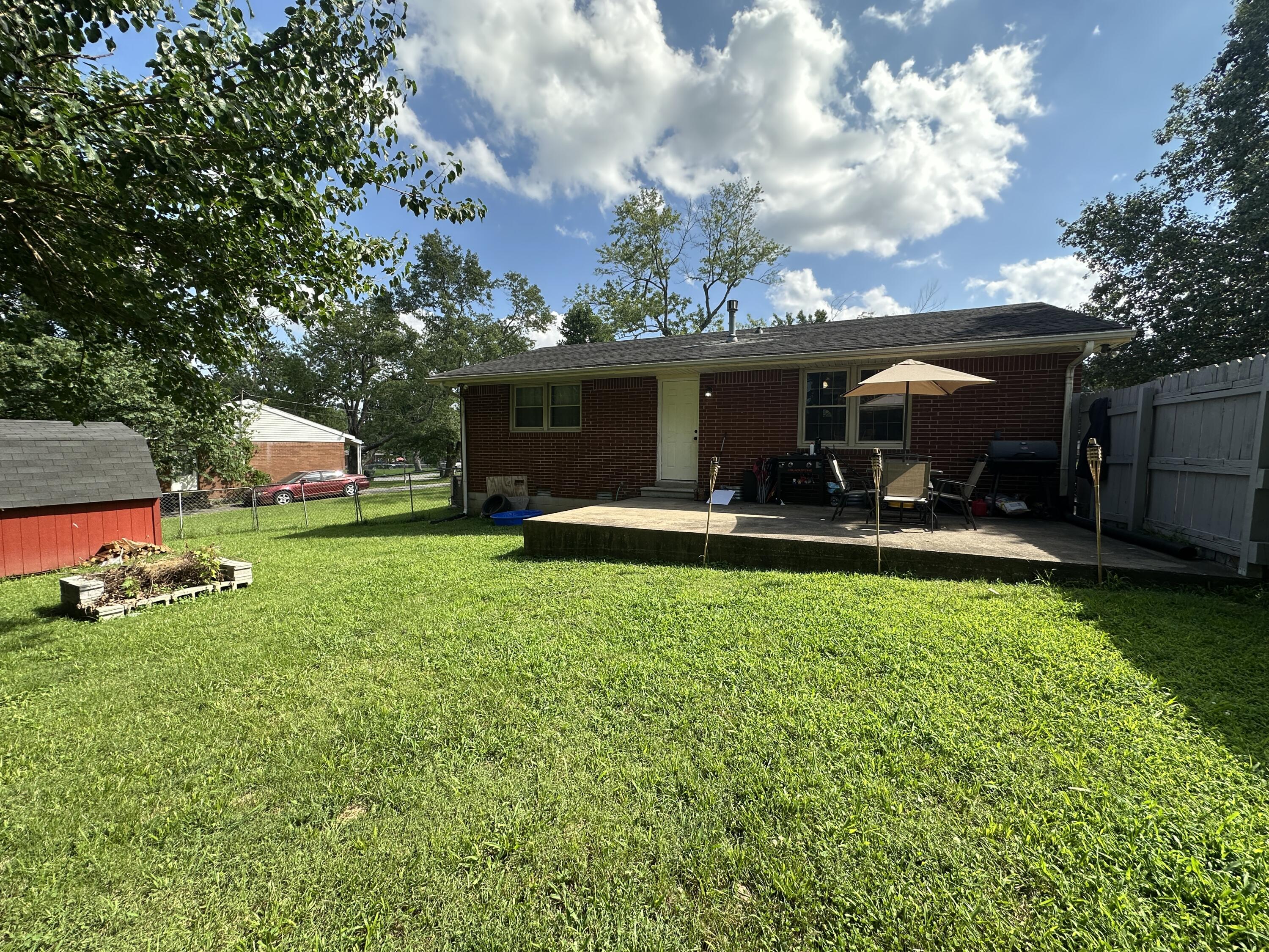 1412 Honeysuckle Drive Property Photo 14