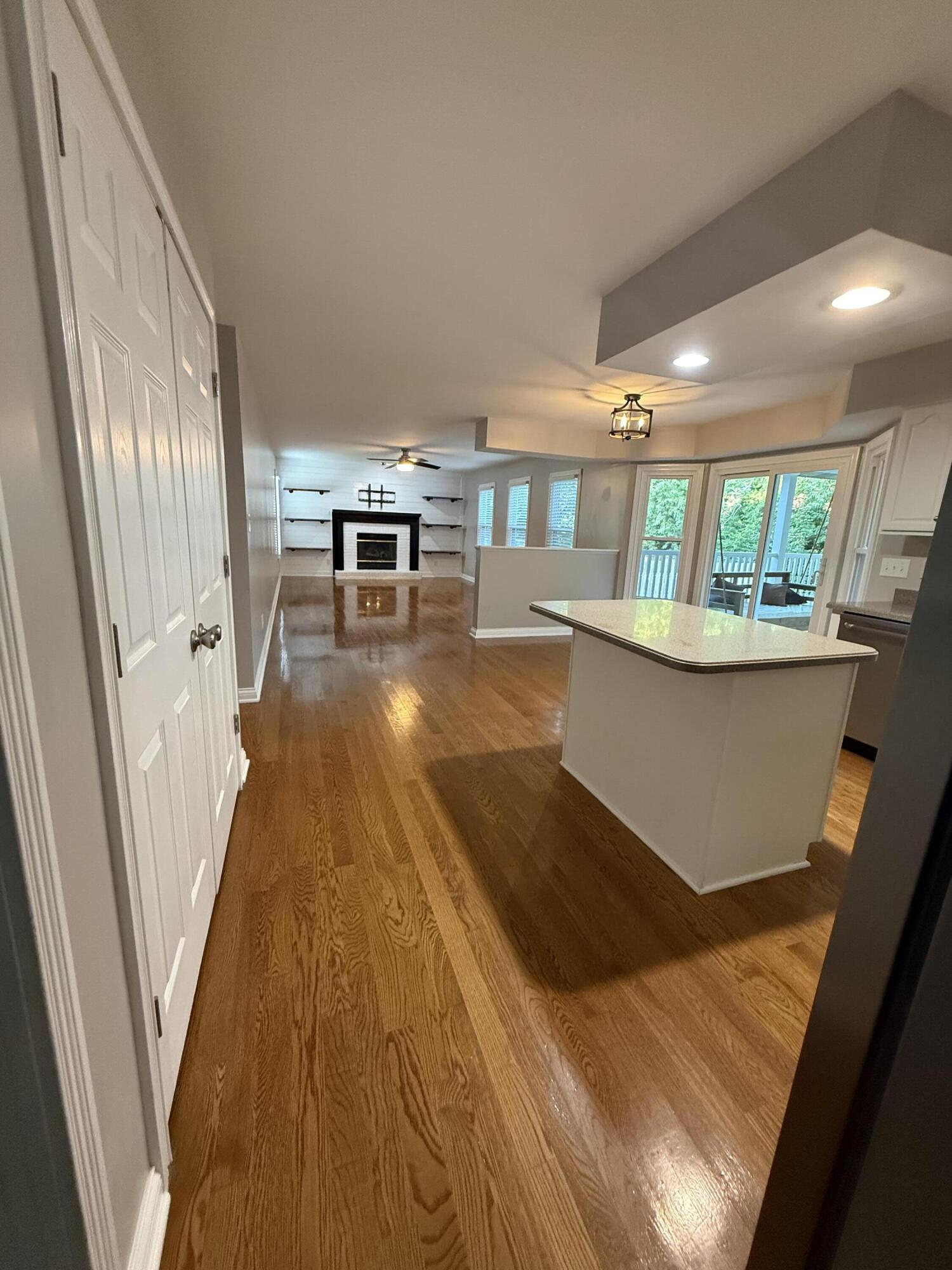 712 Maple Ridge Lane Property Photo 10