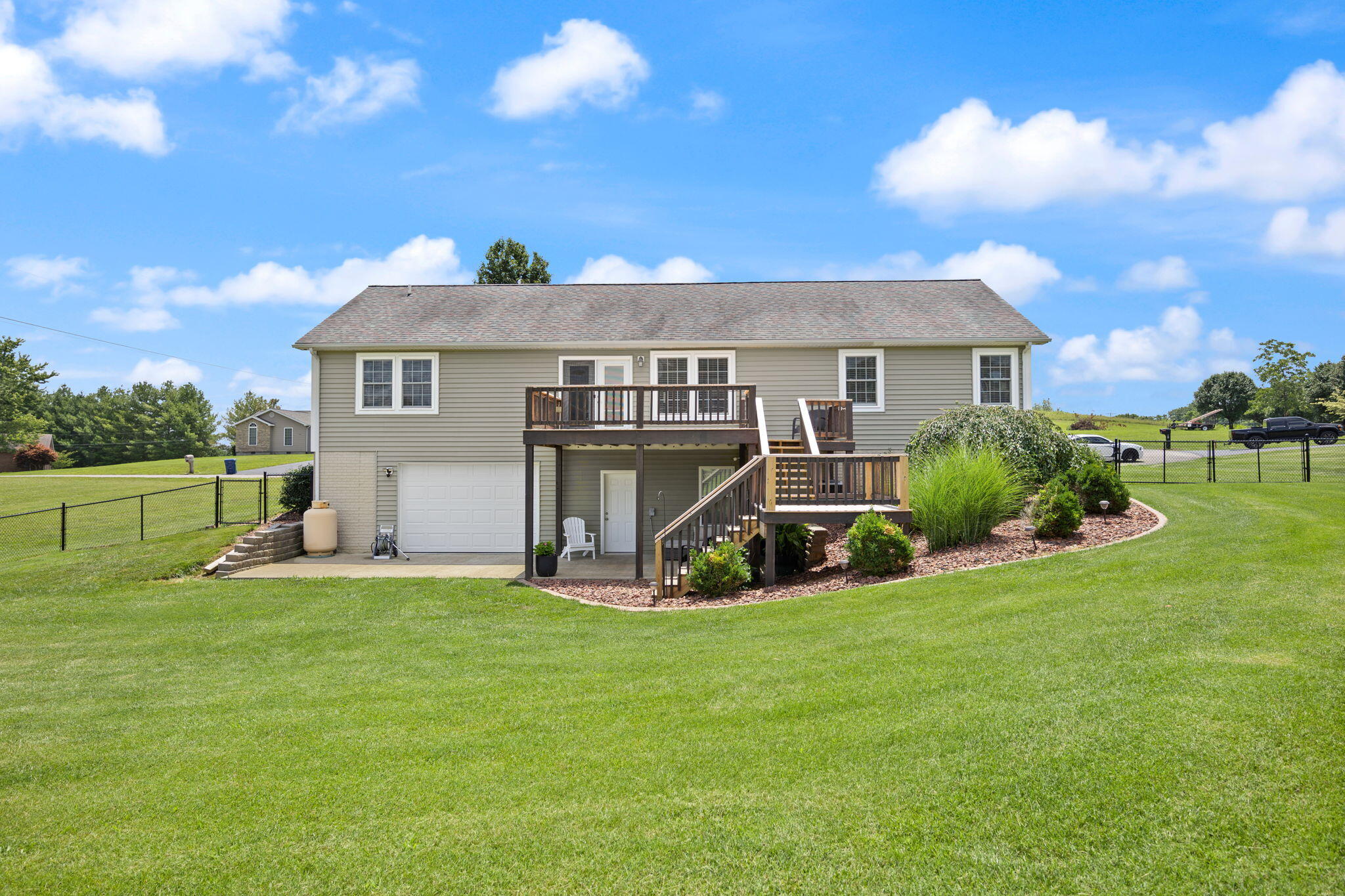 135 Cloverfield Drive Property Photo 10