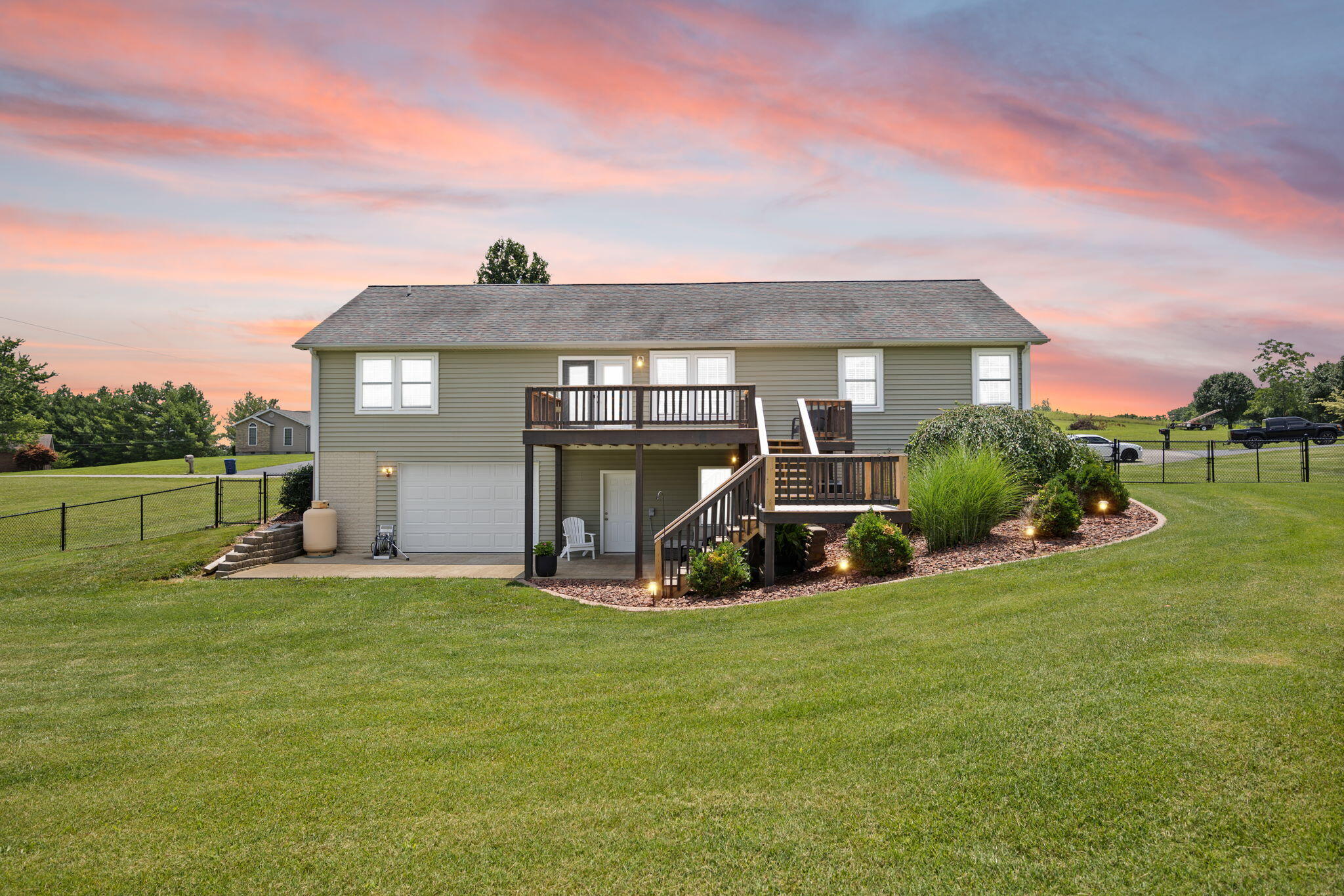 135 Cloverfield Drive Property Photo 11