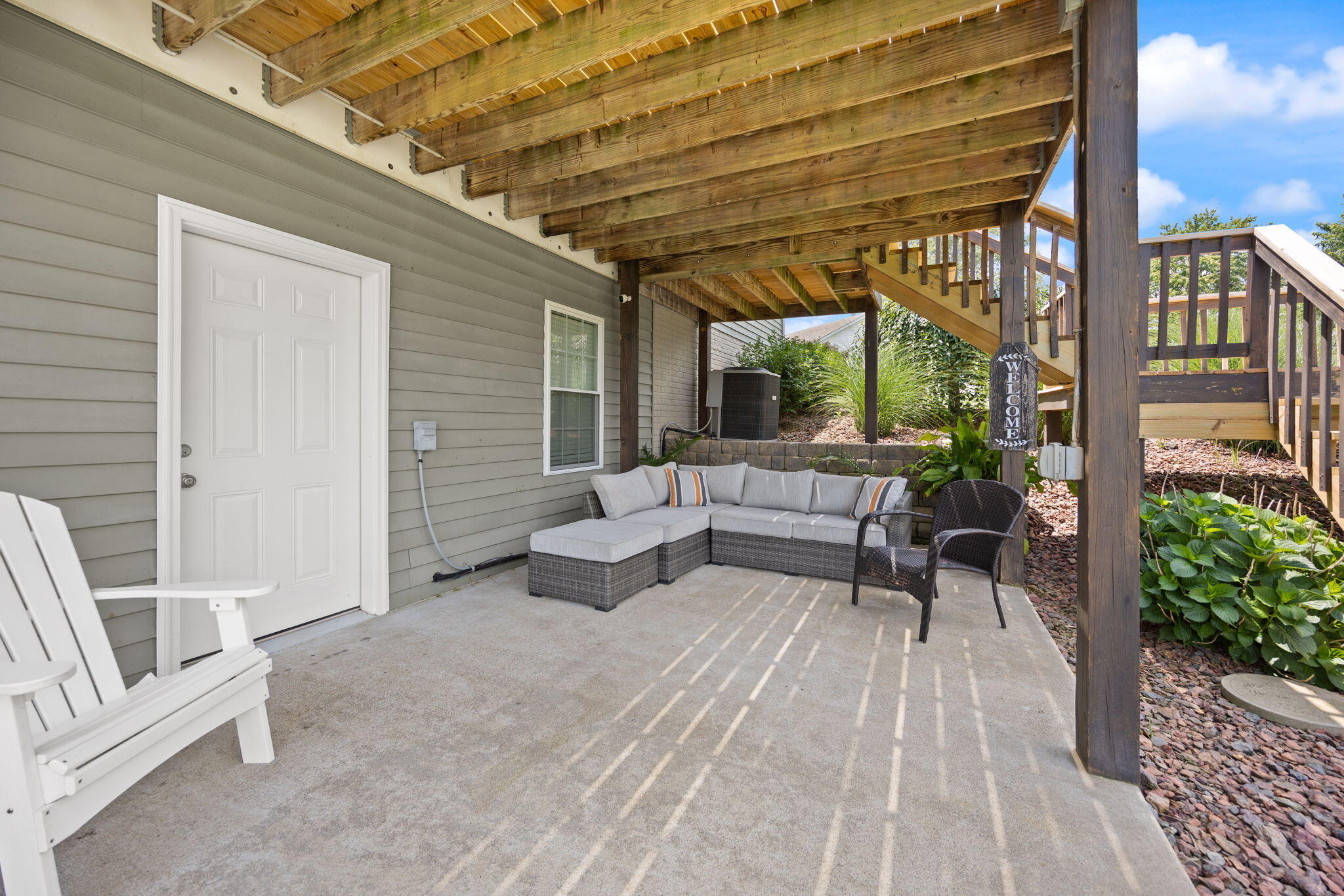 135 Cloverfield Drive Property Photo 13