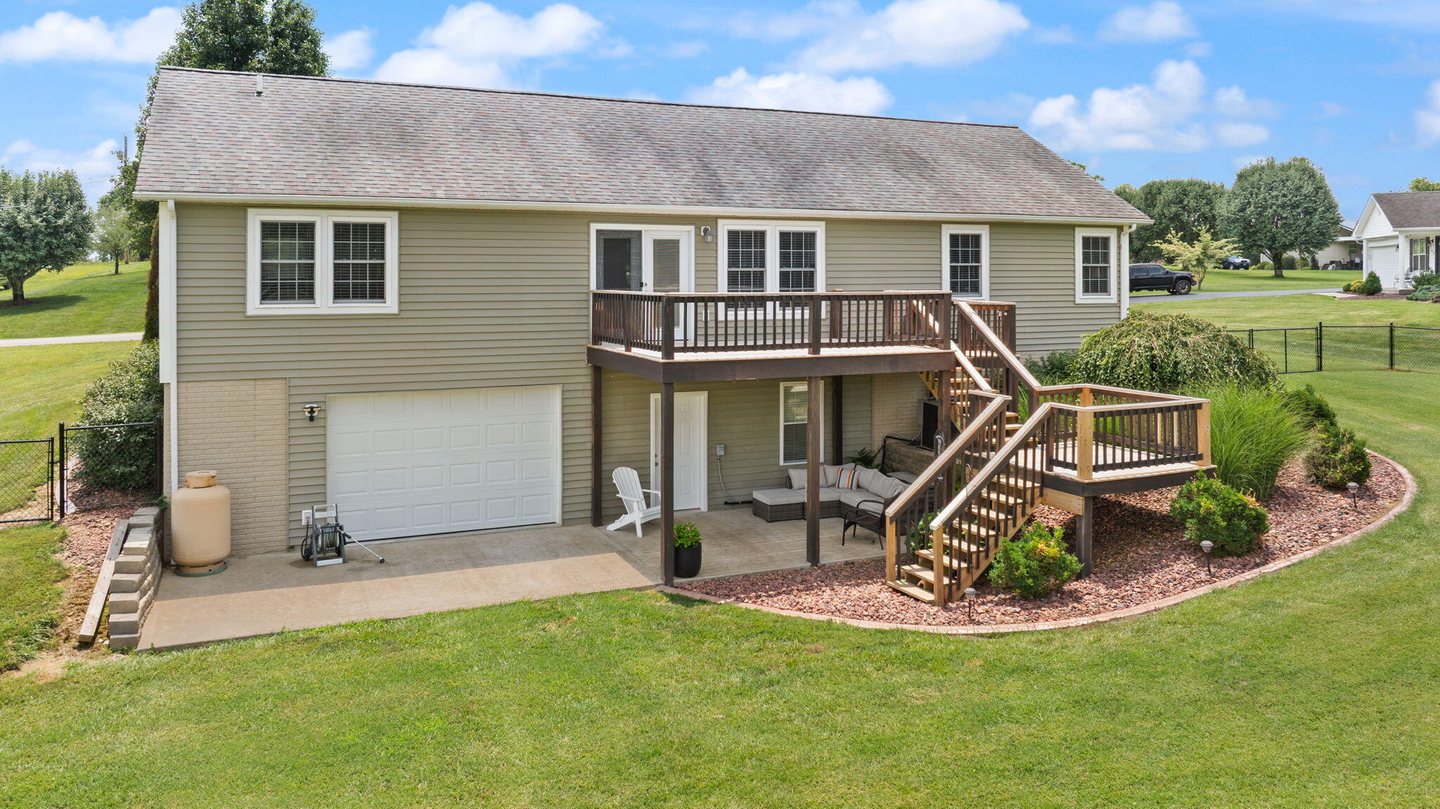 135 Cloverfield Drive Property Photo 76
