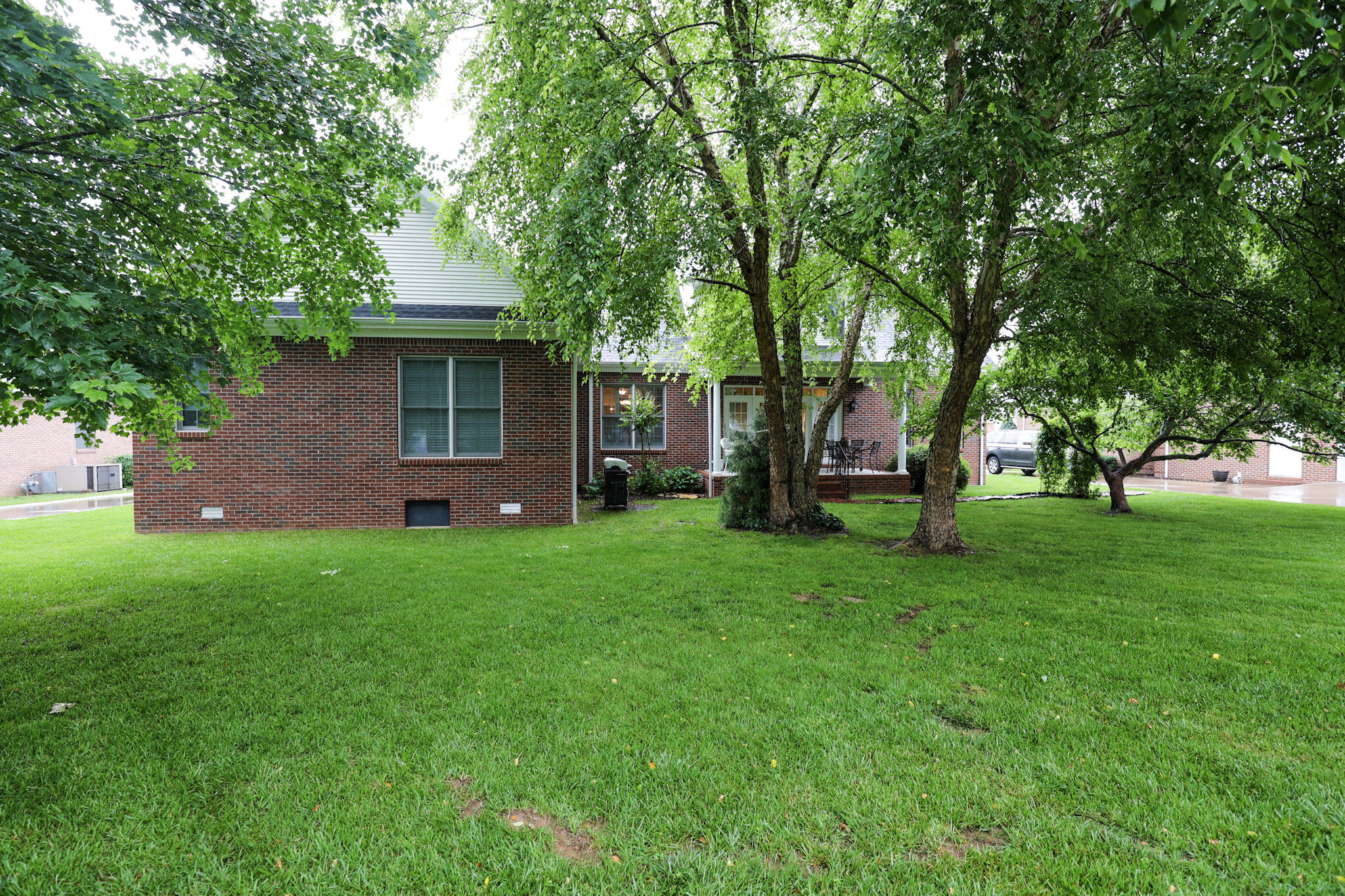 205 Willow Lake Drive Property Photo 5