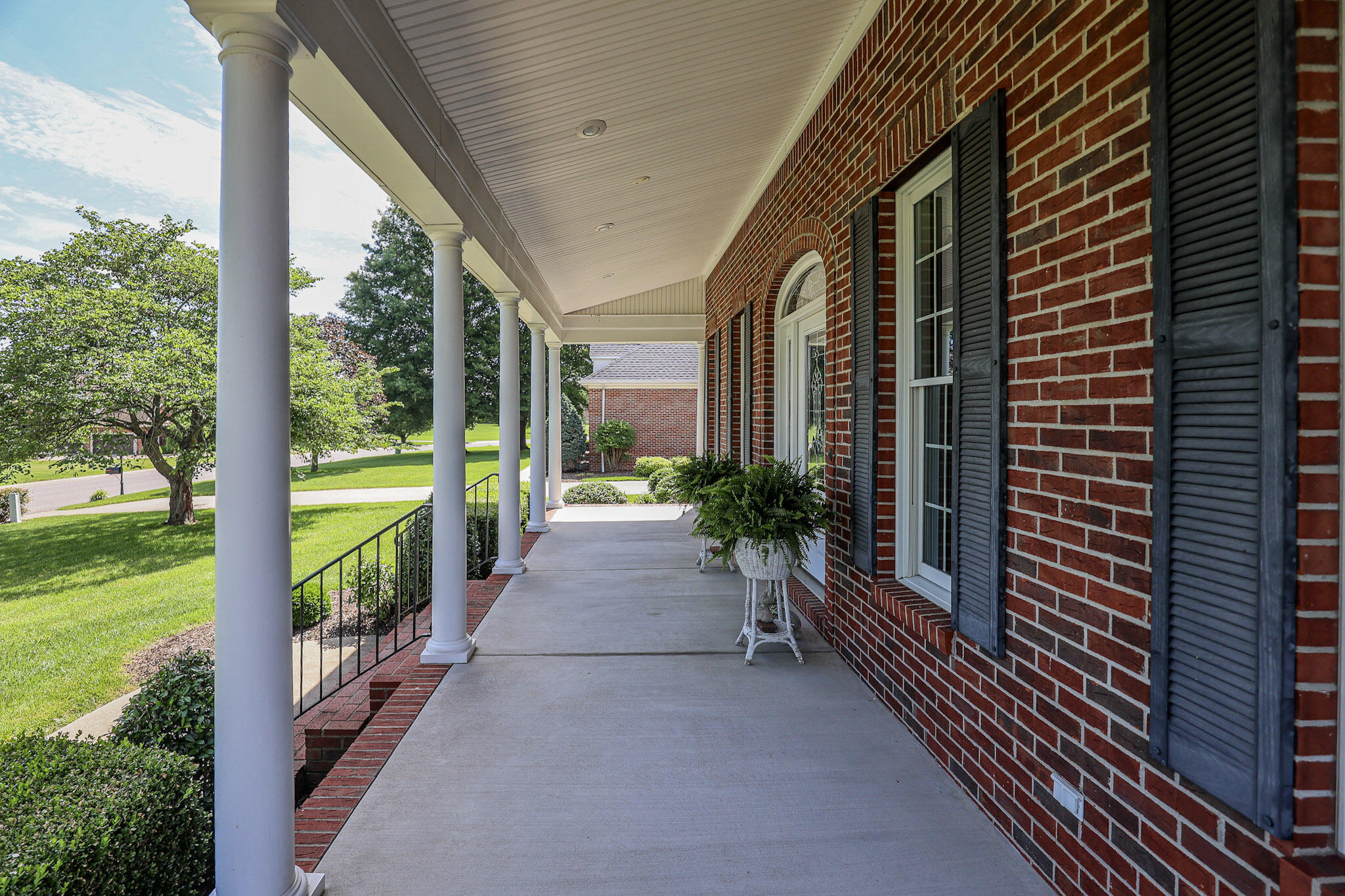 205 Willow Lake Drive Property Photo 9