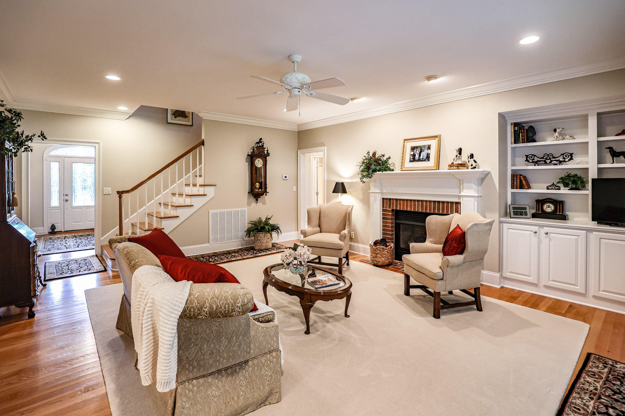 205 Willow Lake Drive Property Photo 18