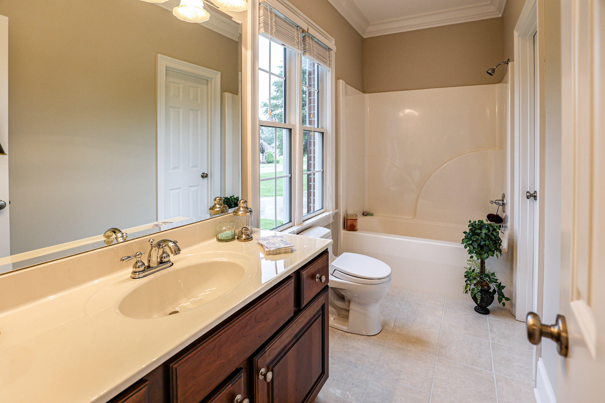 205 Willow Lake Drive Property Photo 37
