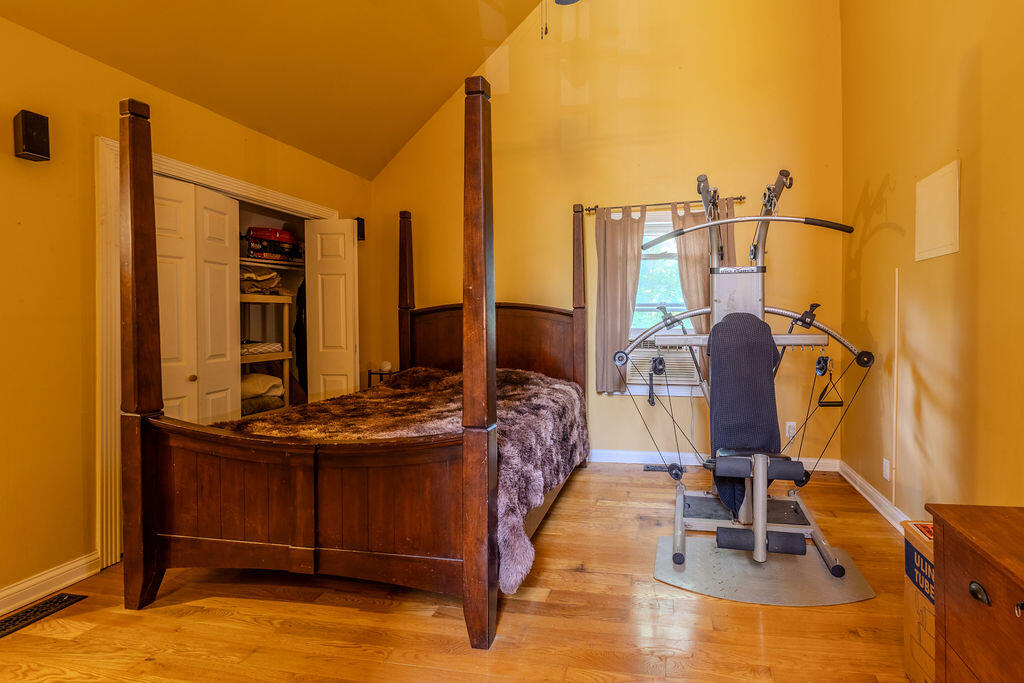 390 Whispering Oaks Property Photo 14