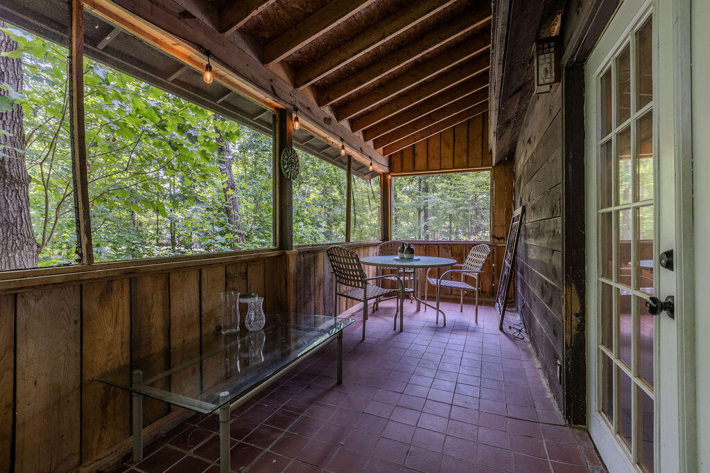 390 Whispering Oaks Property Photo 23