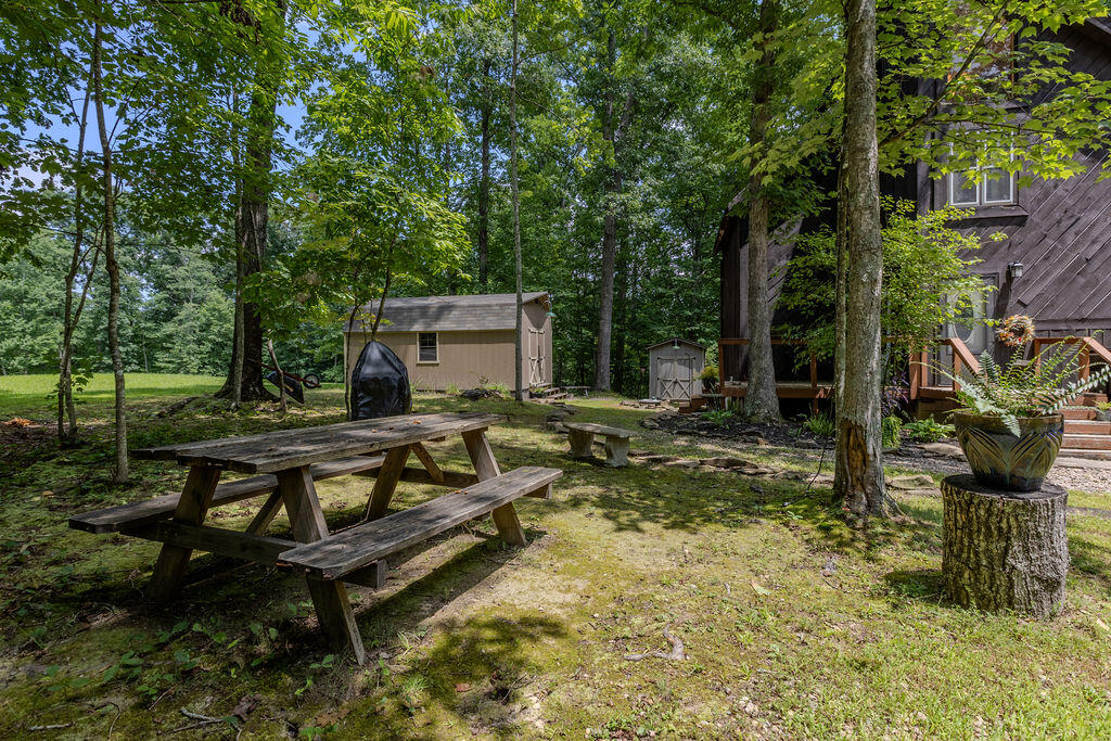 390 Whispering Oaks Property Photo 27