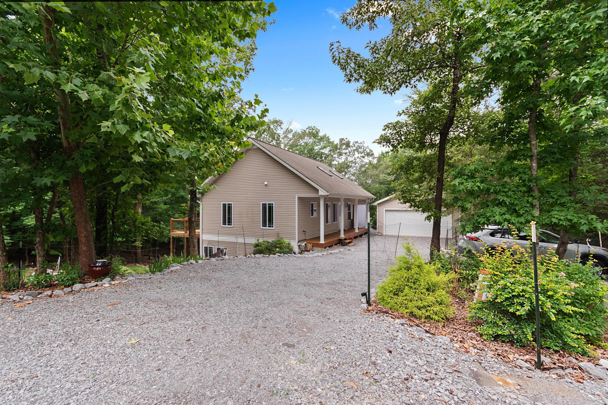 134 Tall Oaks Circle Property Photo 2
