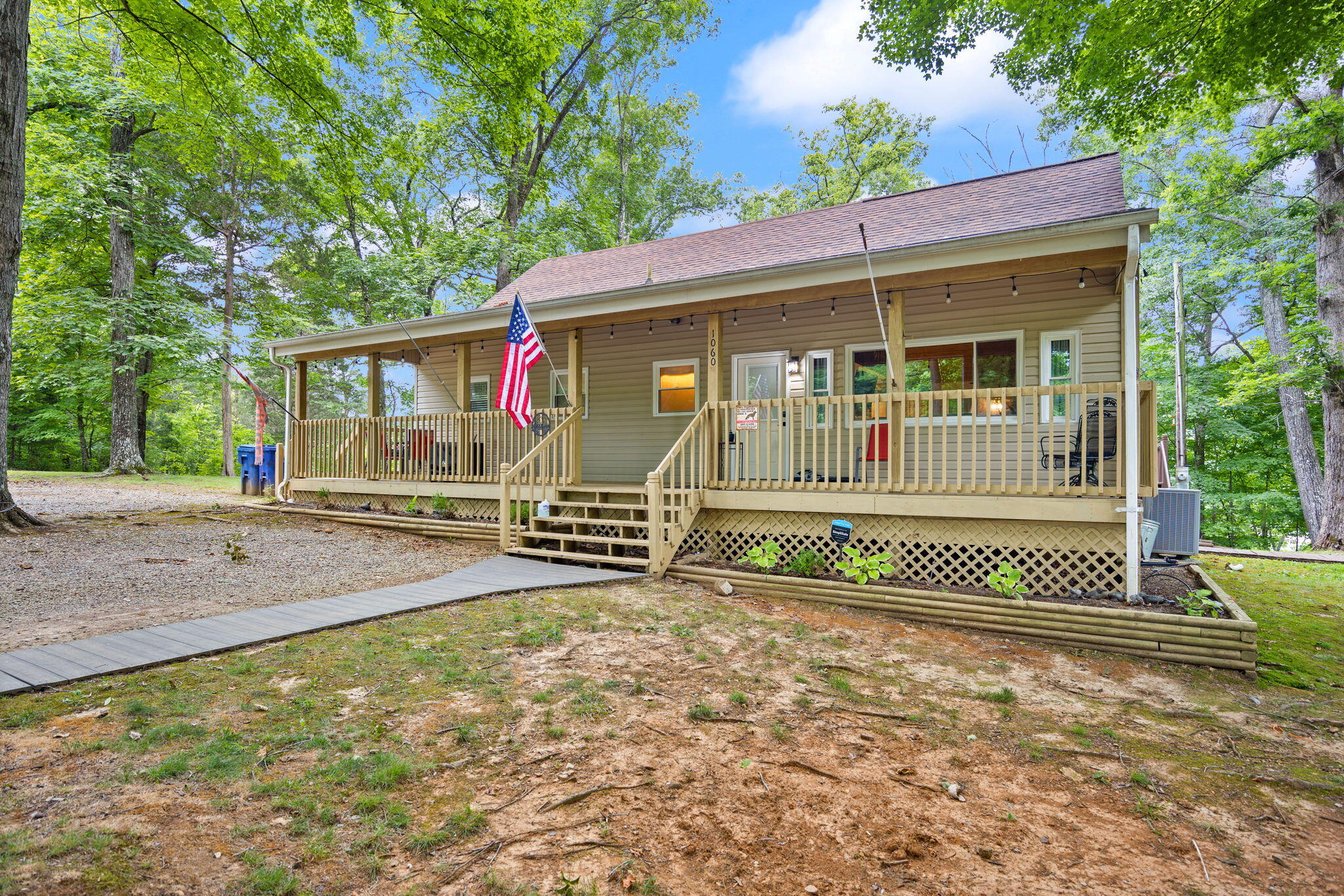 1060 Stone Gate Drive Property Photo 4