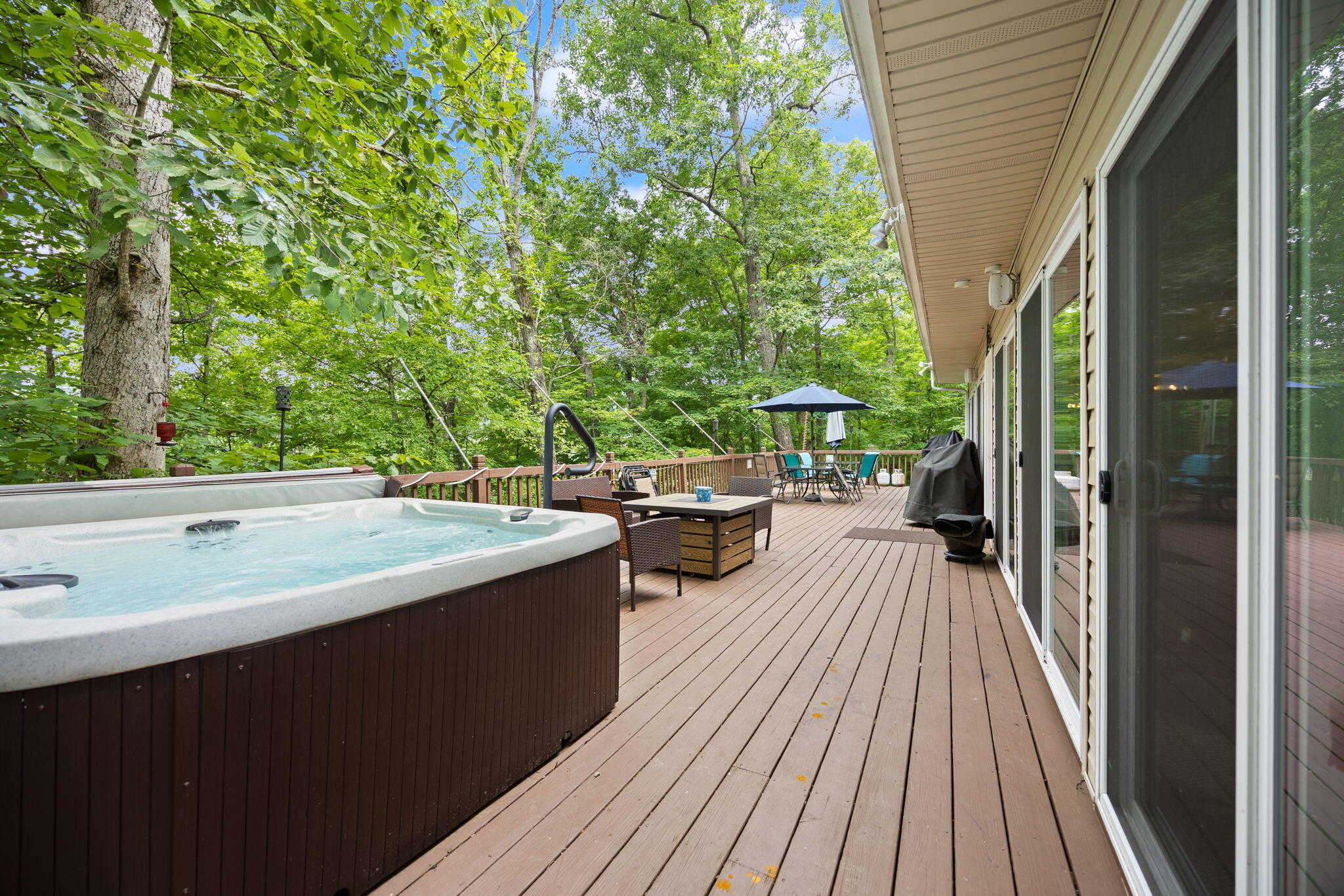 1060 Stone Gate Drive Property Photo 8